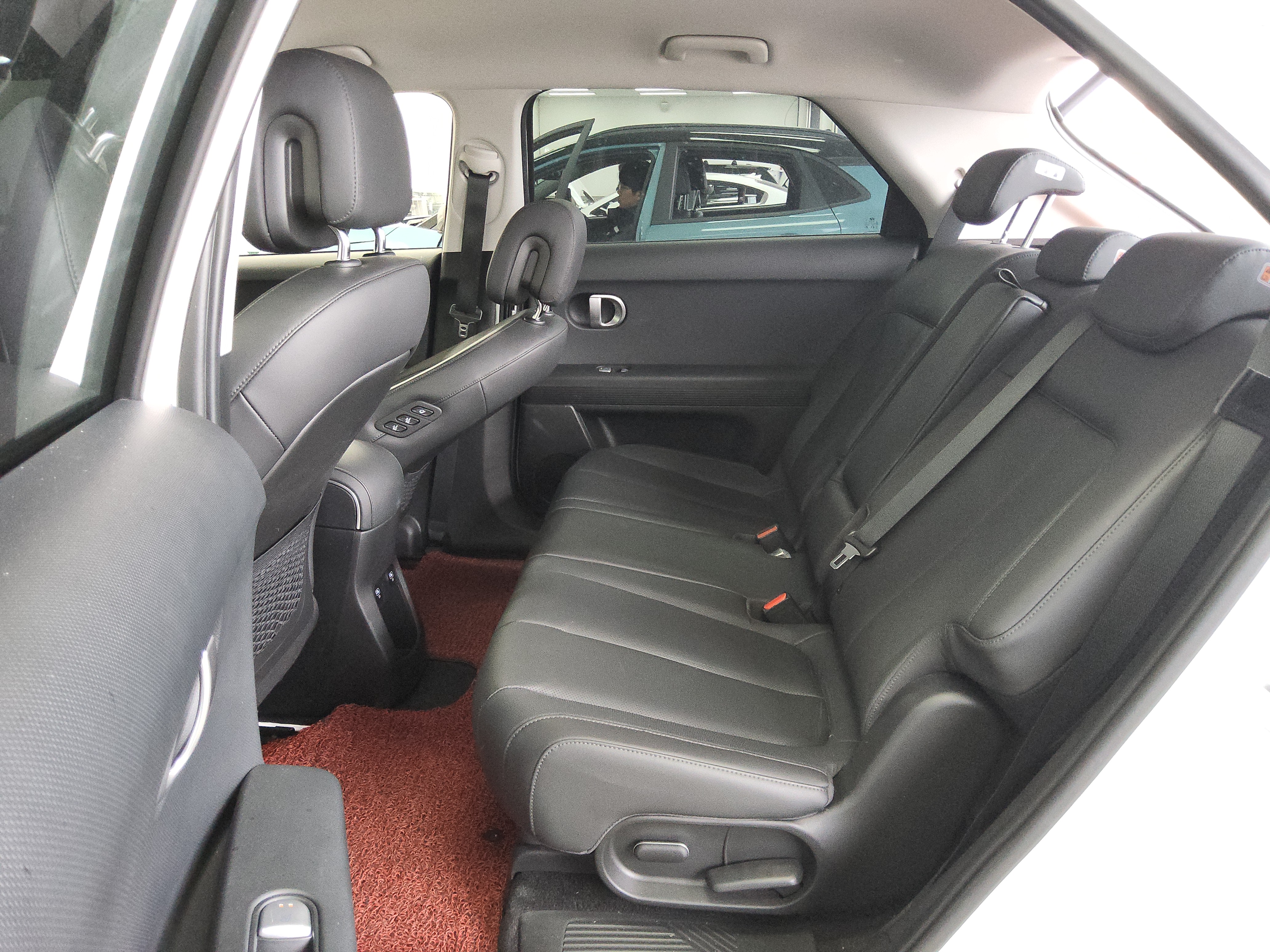 صورة إضافية