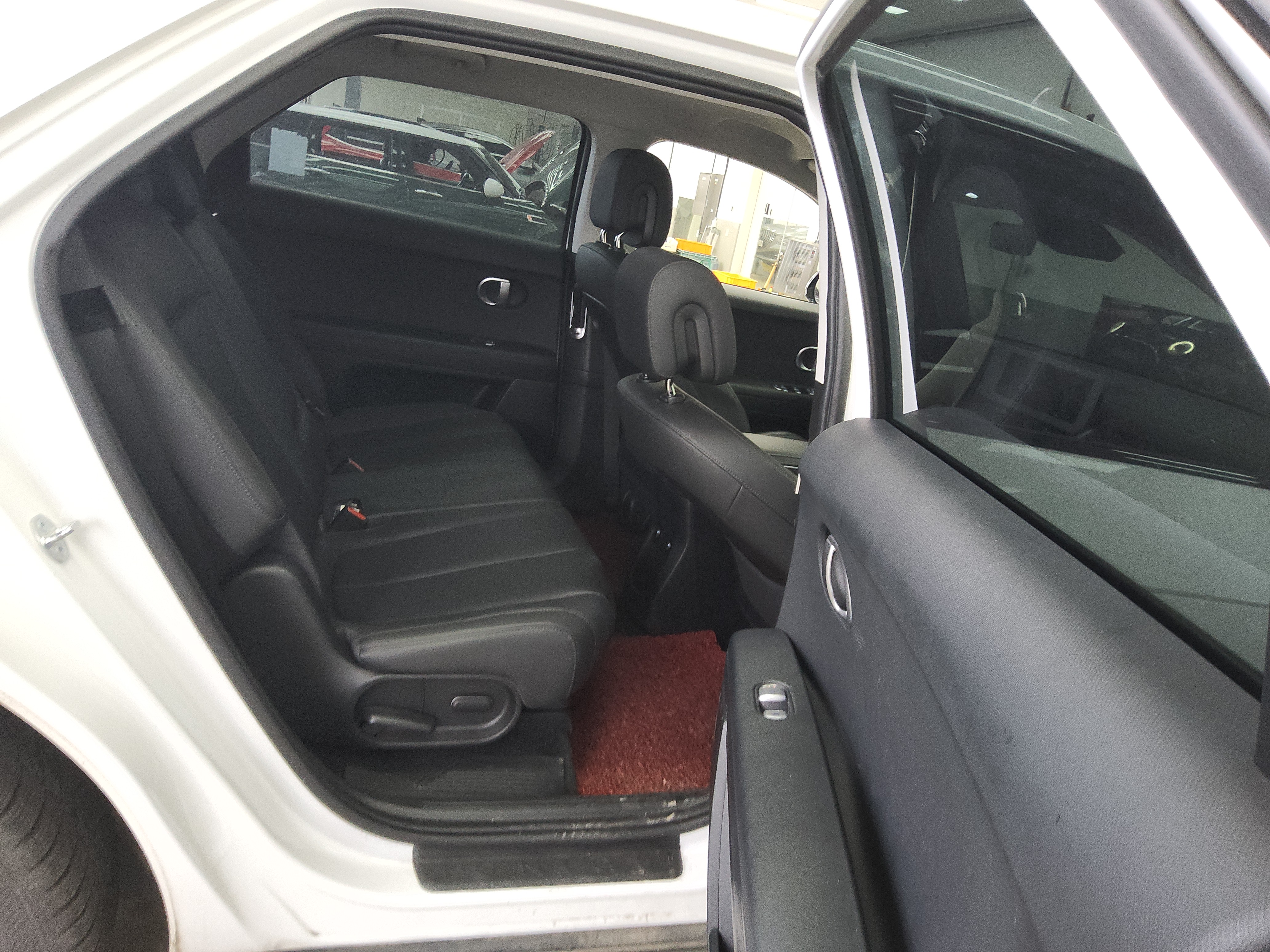 صورة إضافية