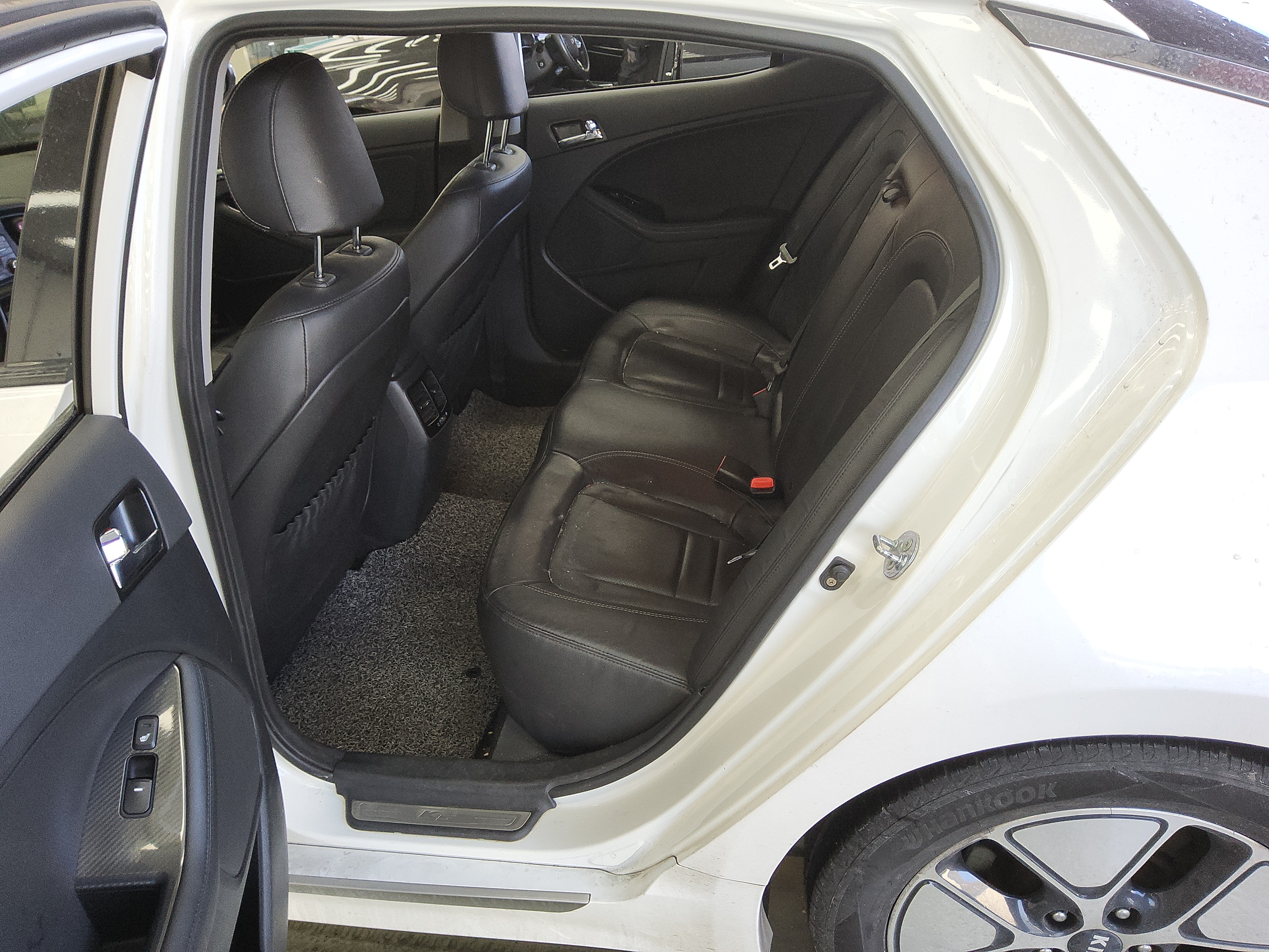 صورة إضافية