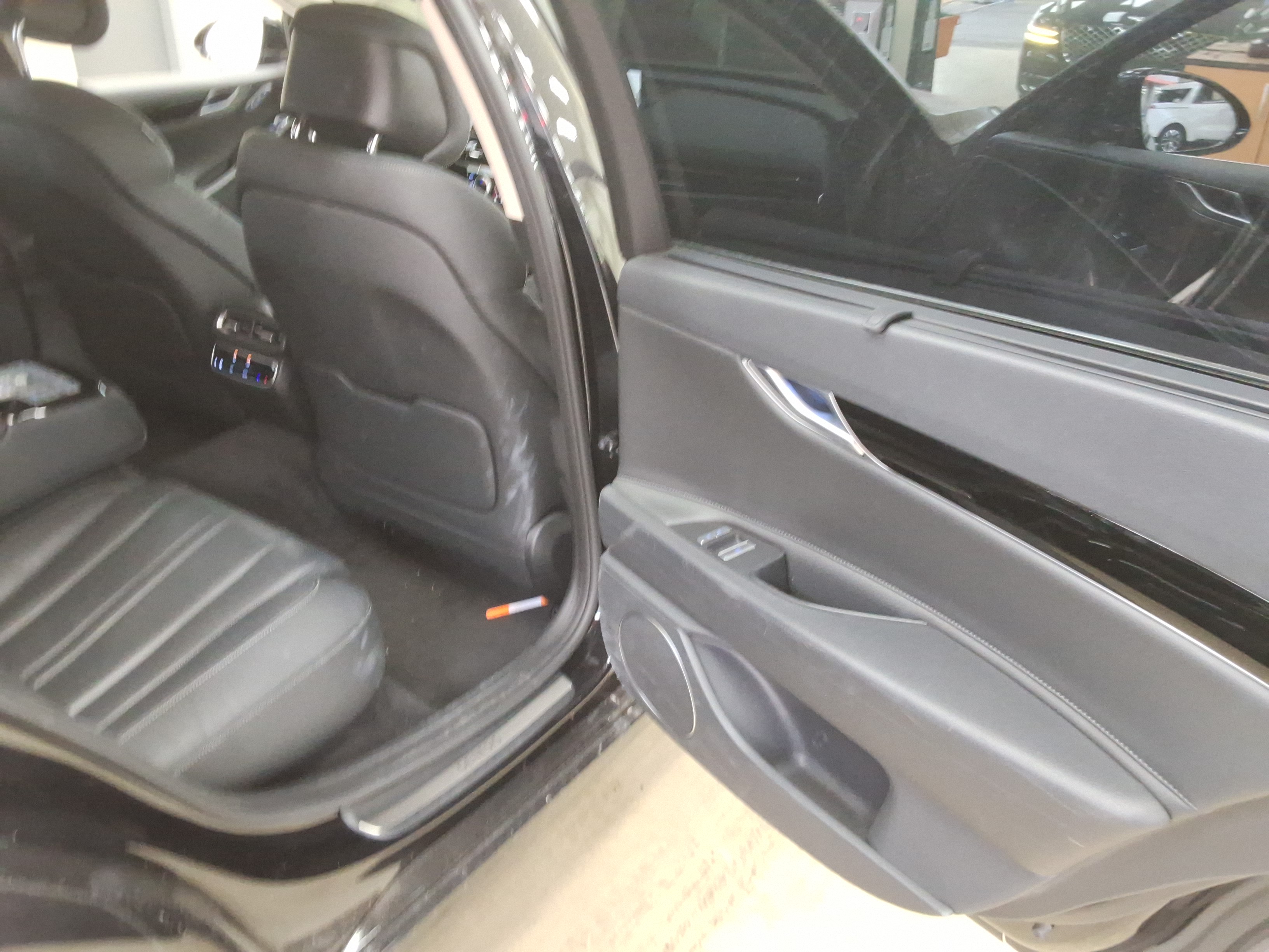 صورة إضافية