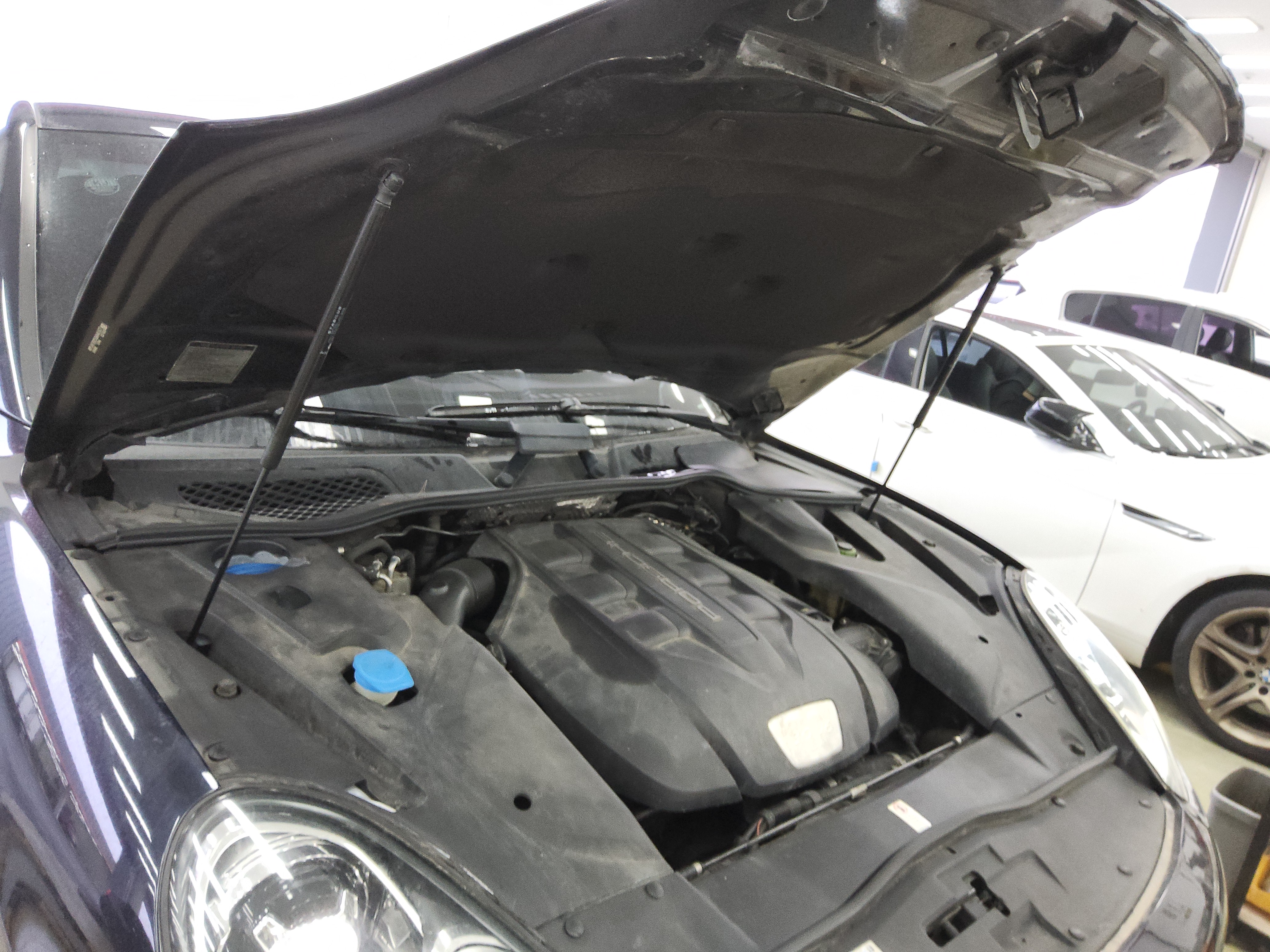 2016 - Porsche Cayenne