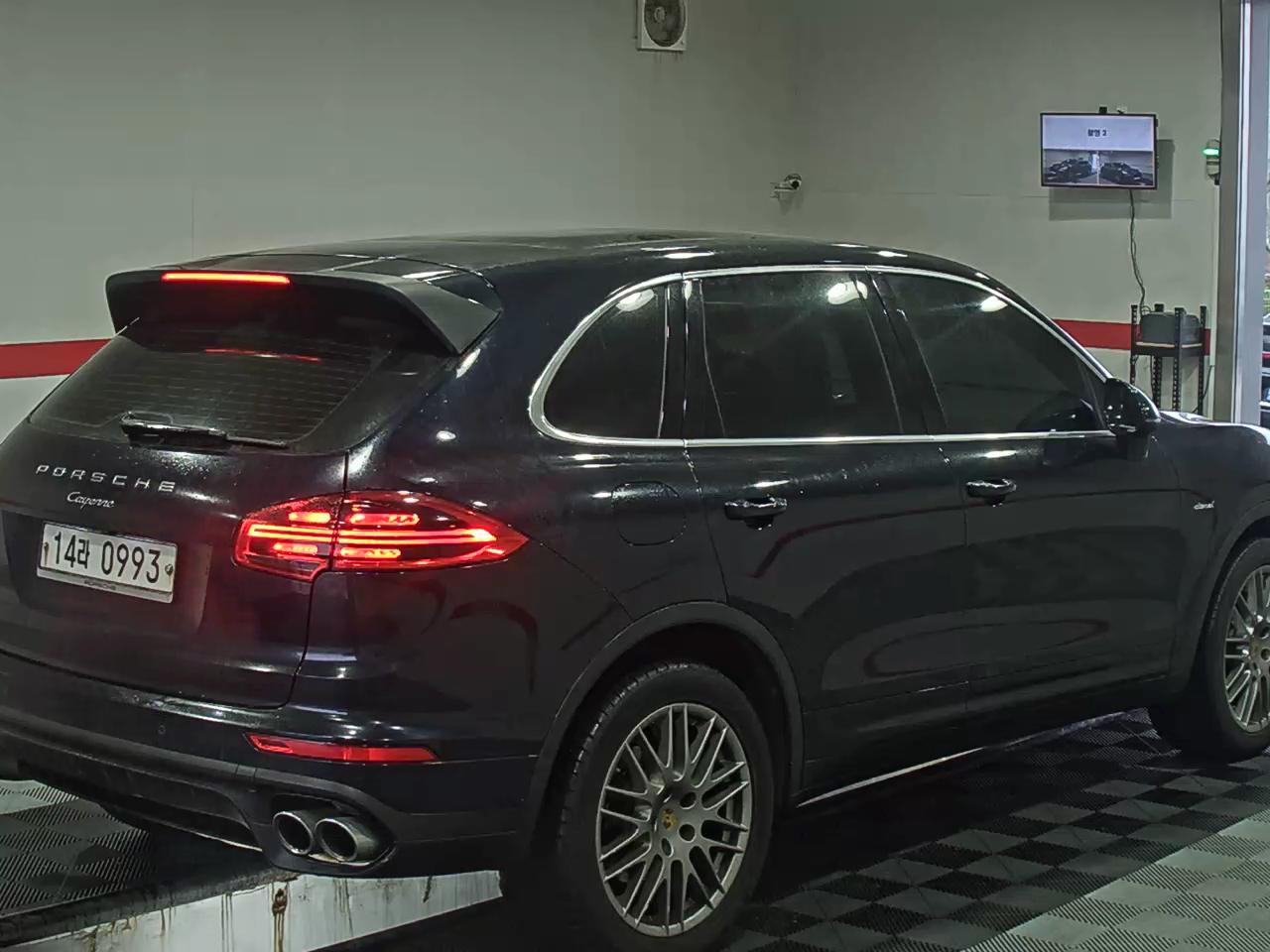 2016 - Porsche Cayenne