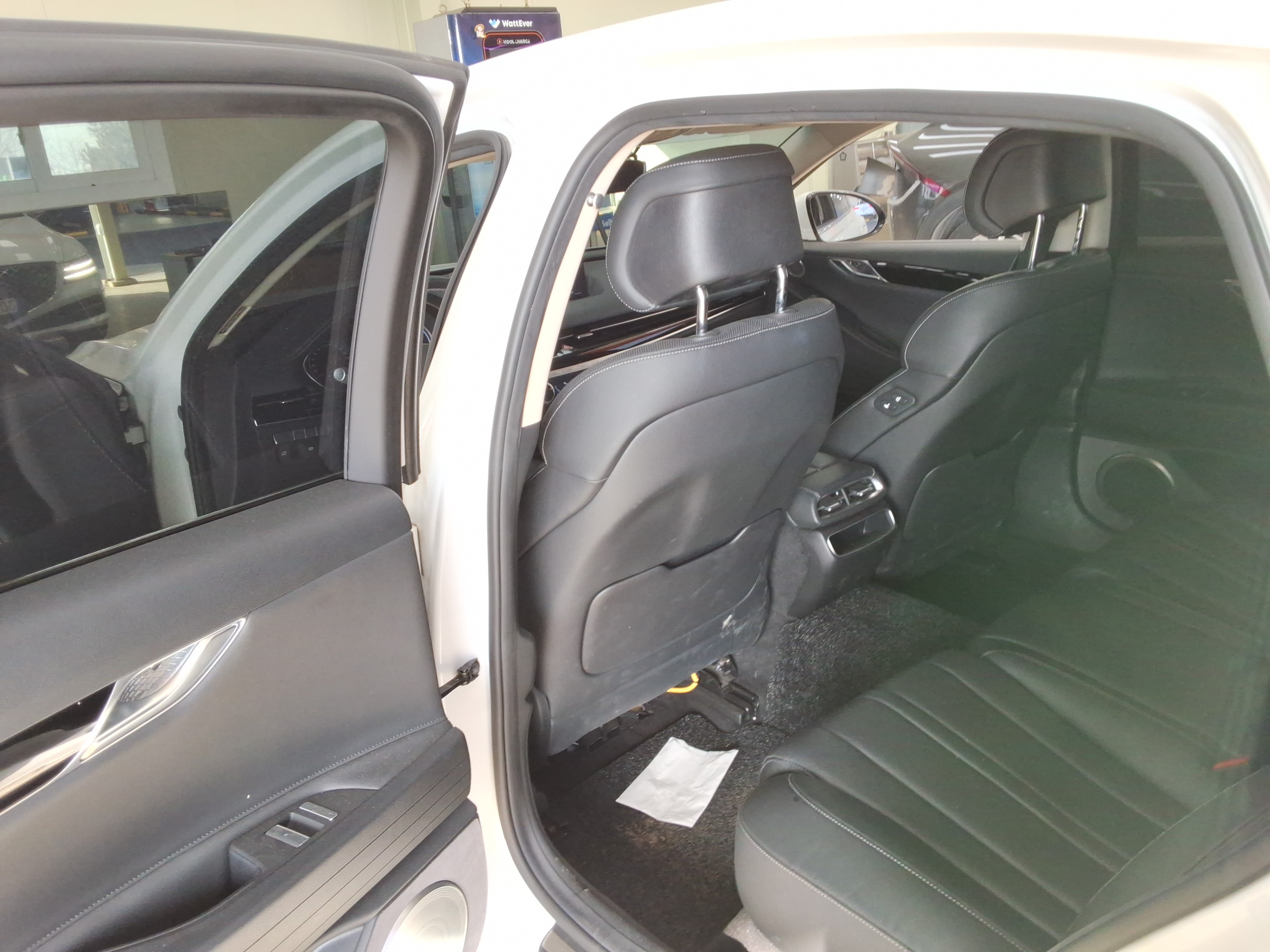 صورة إضافية