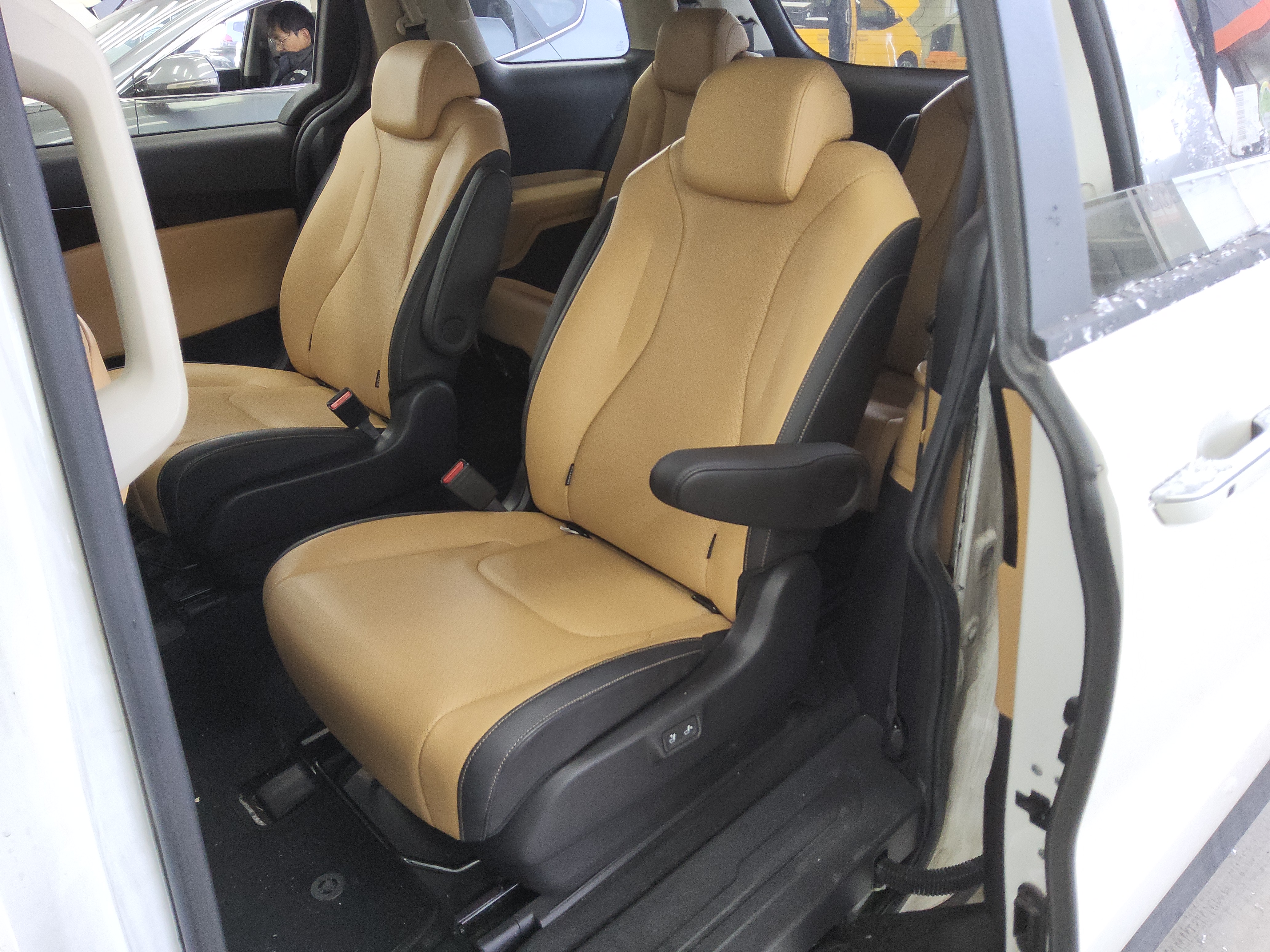 صورة إضافية