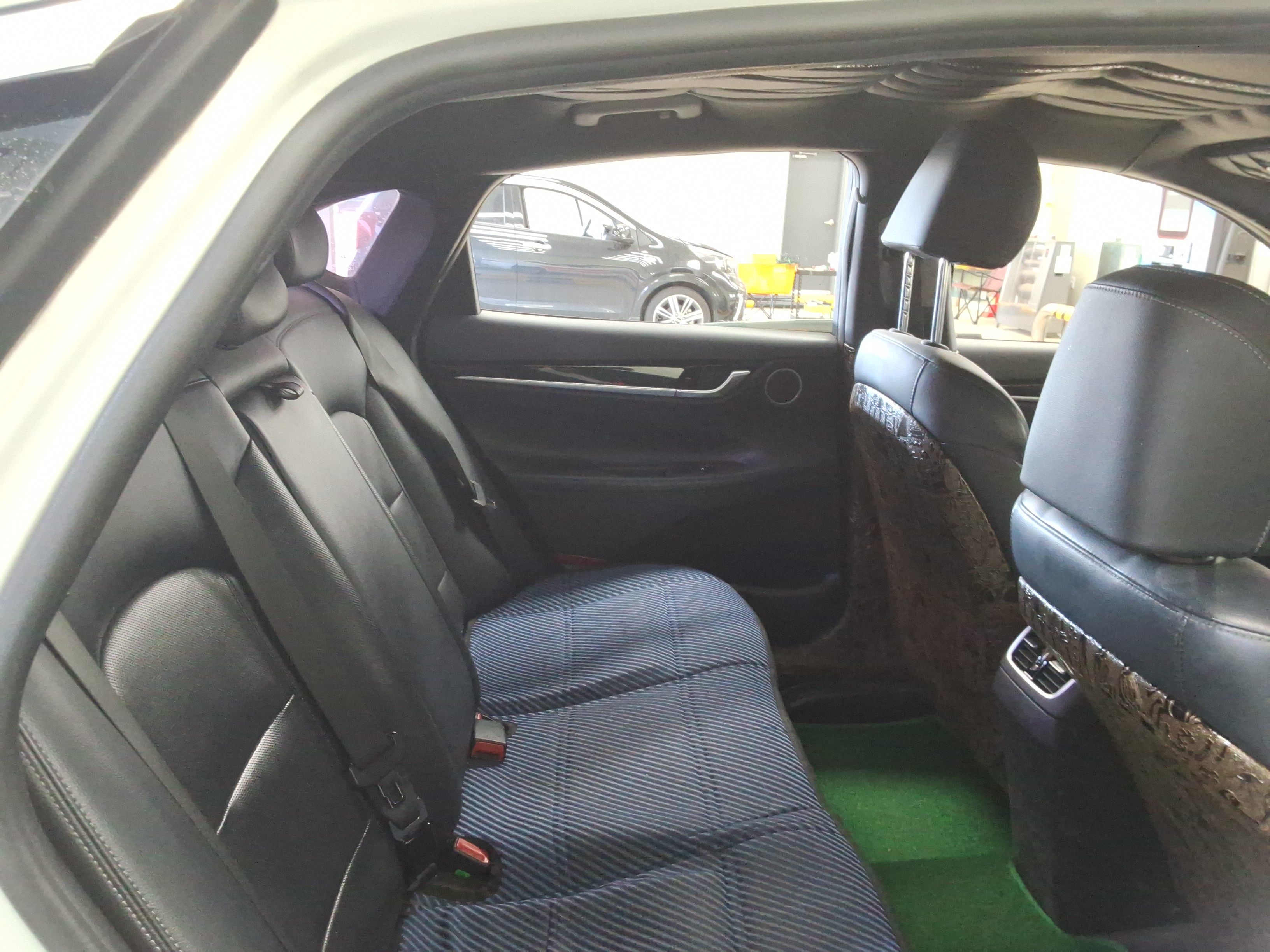 صورة إضافية