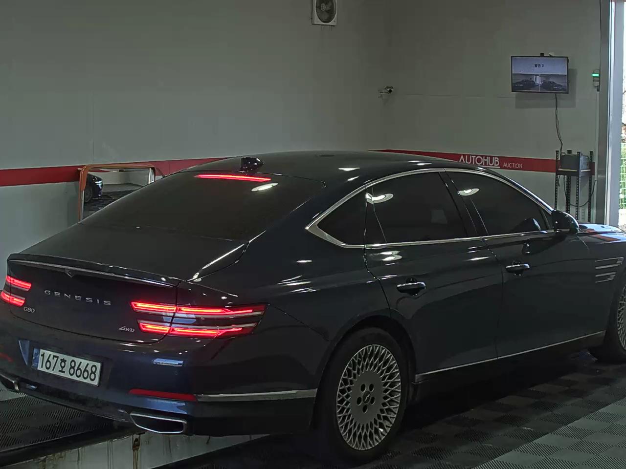2022 - Genesis G80