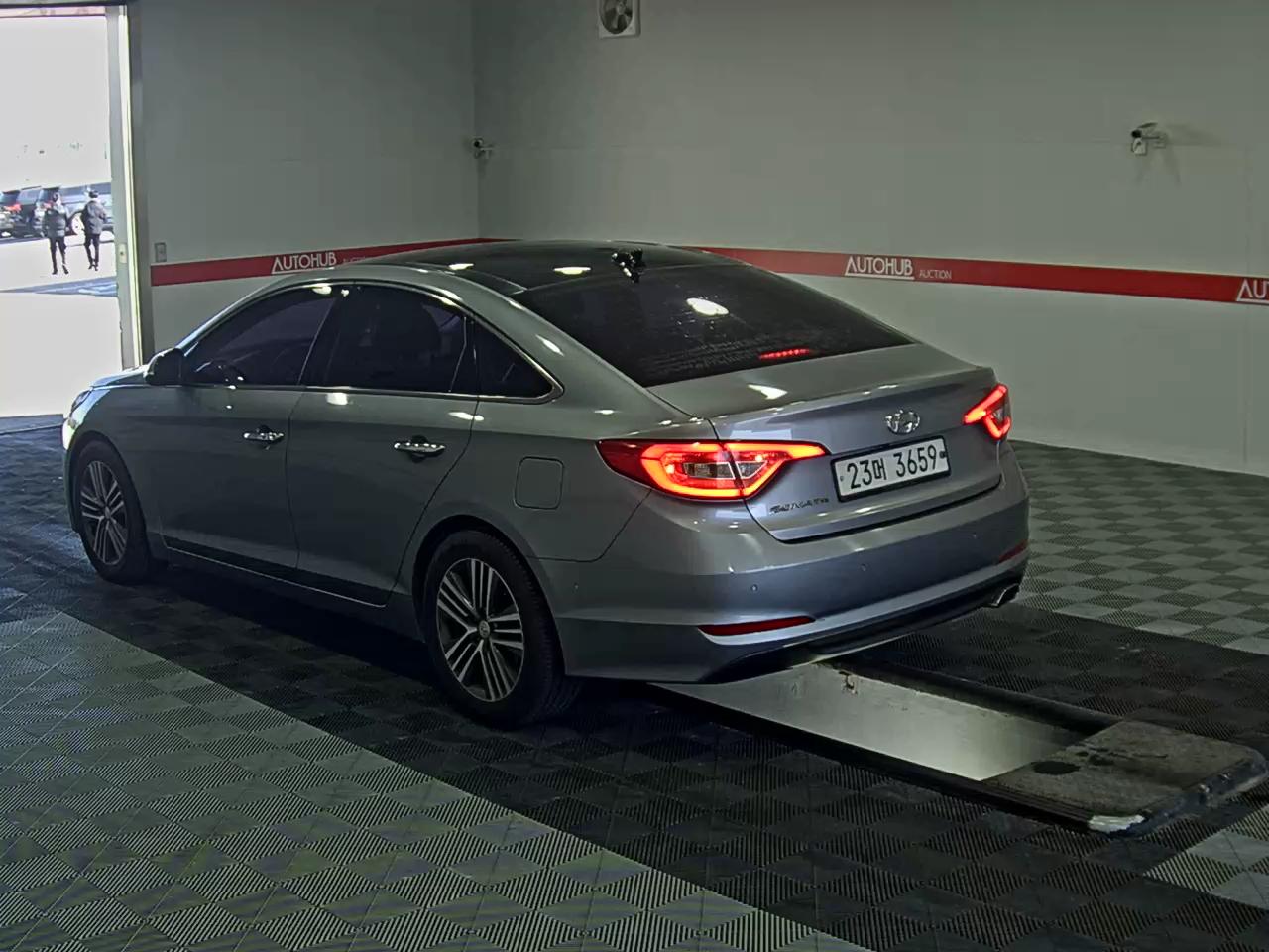 صورة إضافية