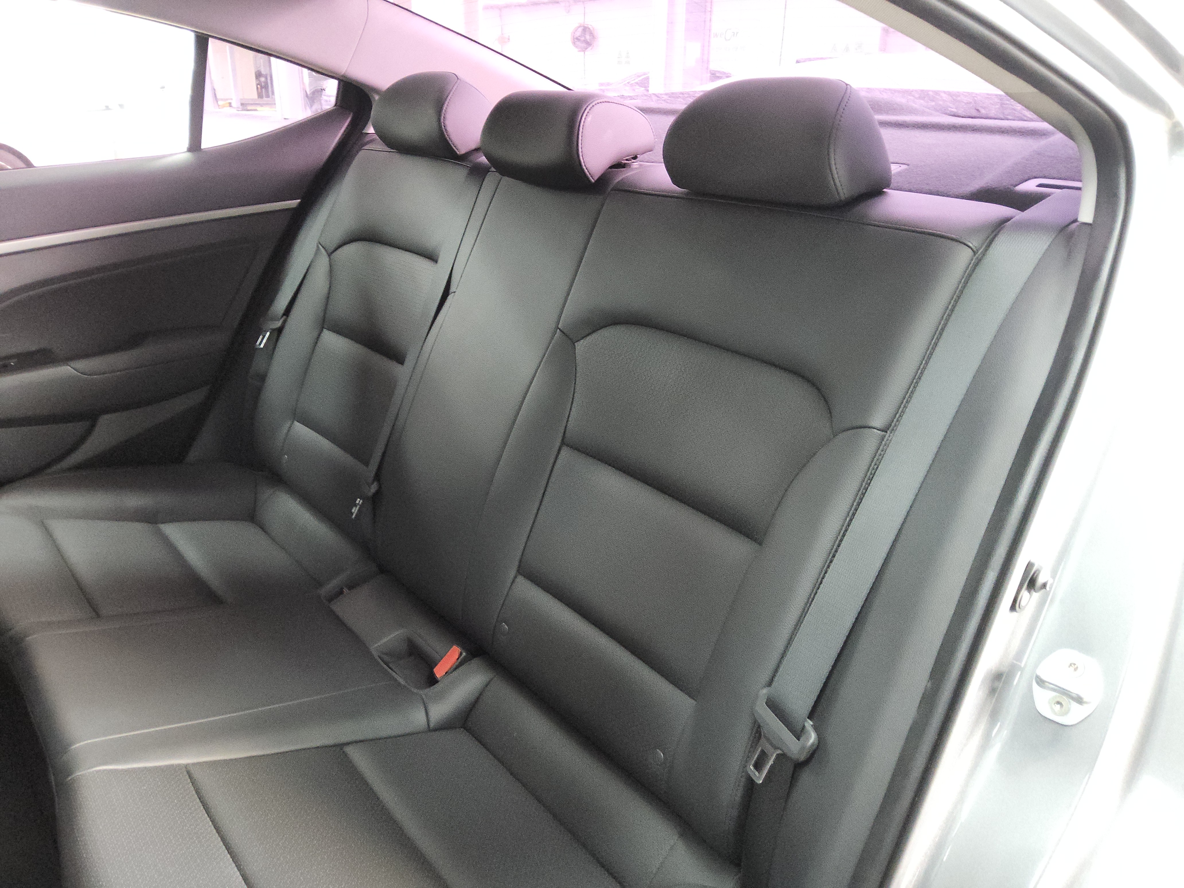 صورة إضافية