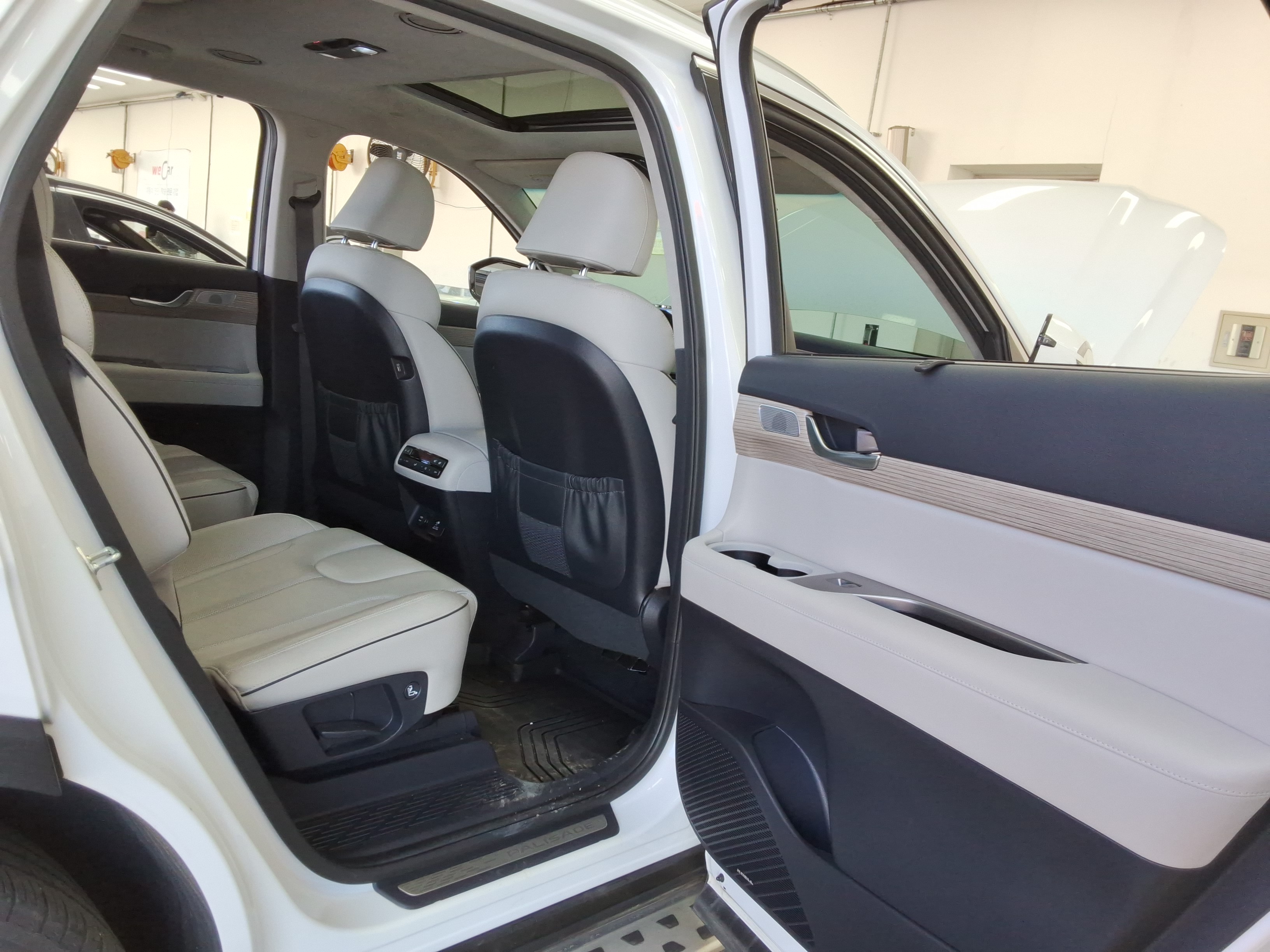 صورة إضافية