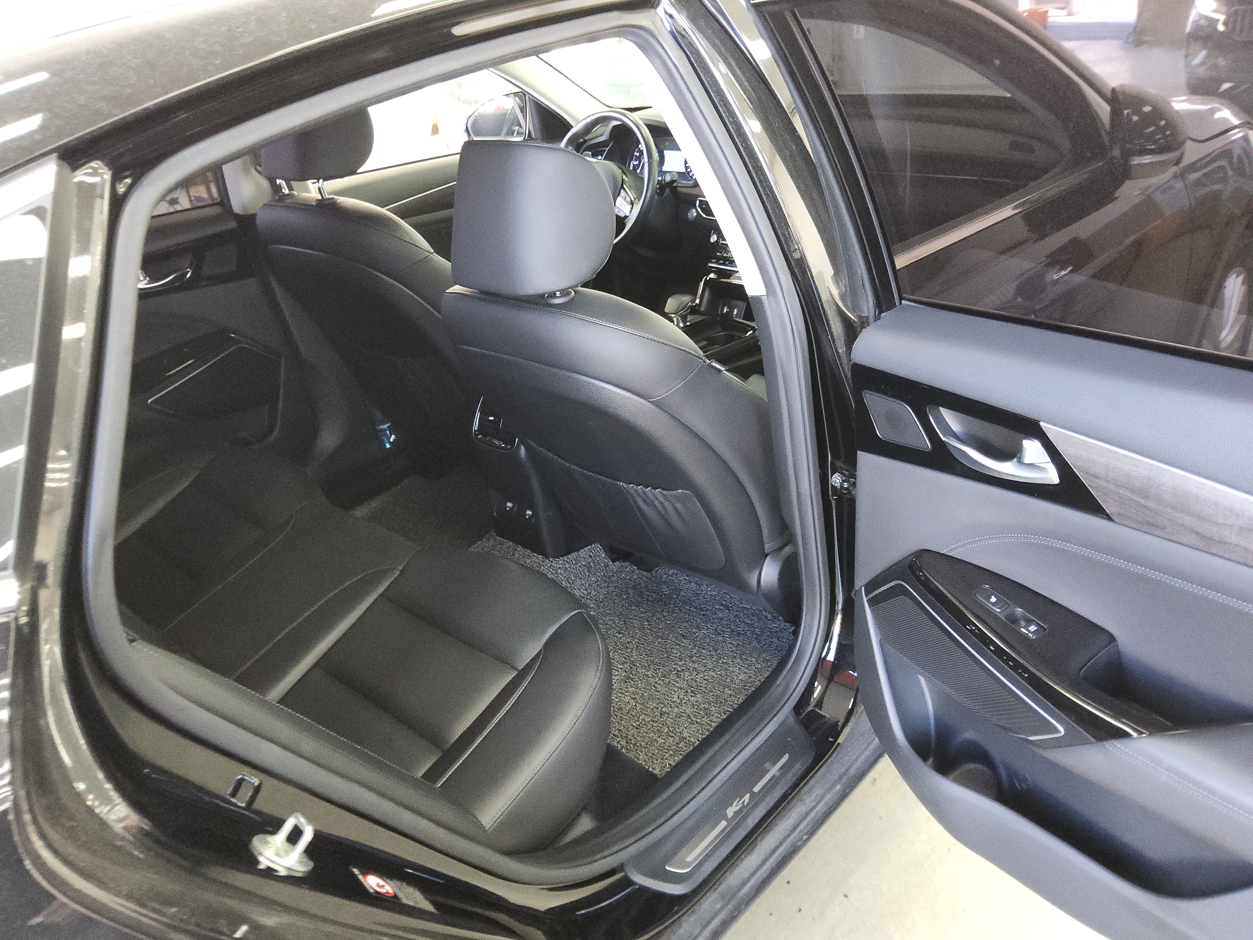 صورة إضافية