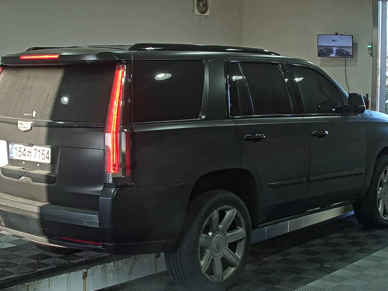 2017 - Cadillac Escalade