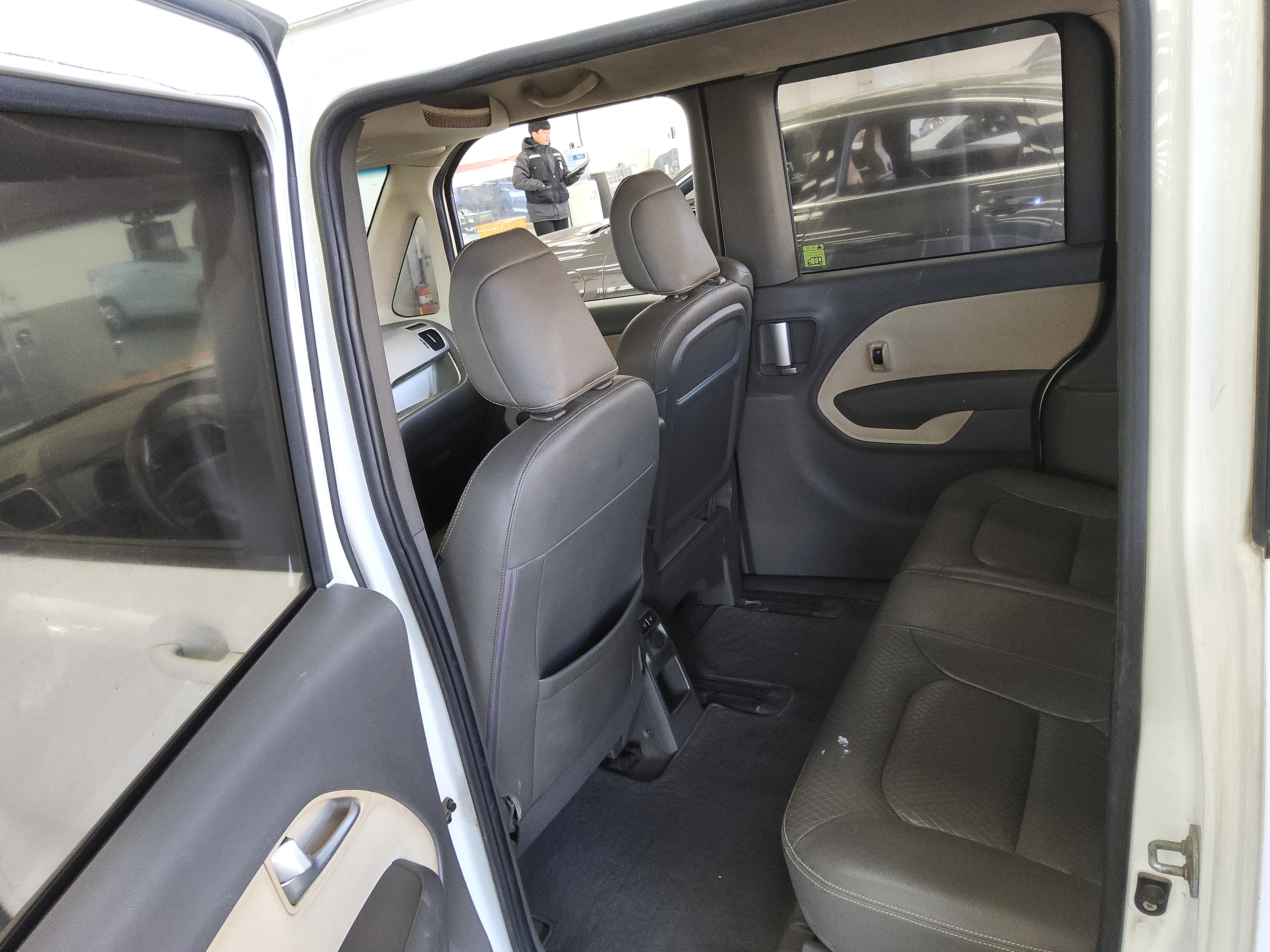 صورة إضافية