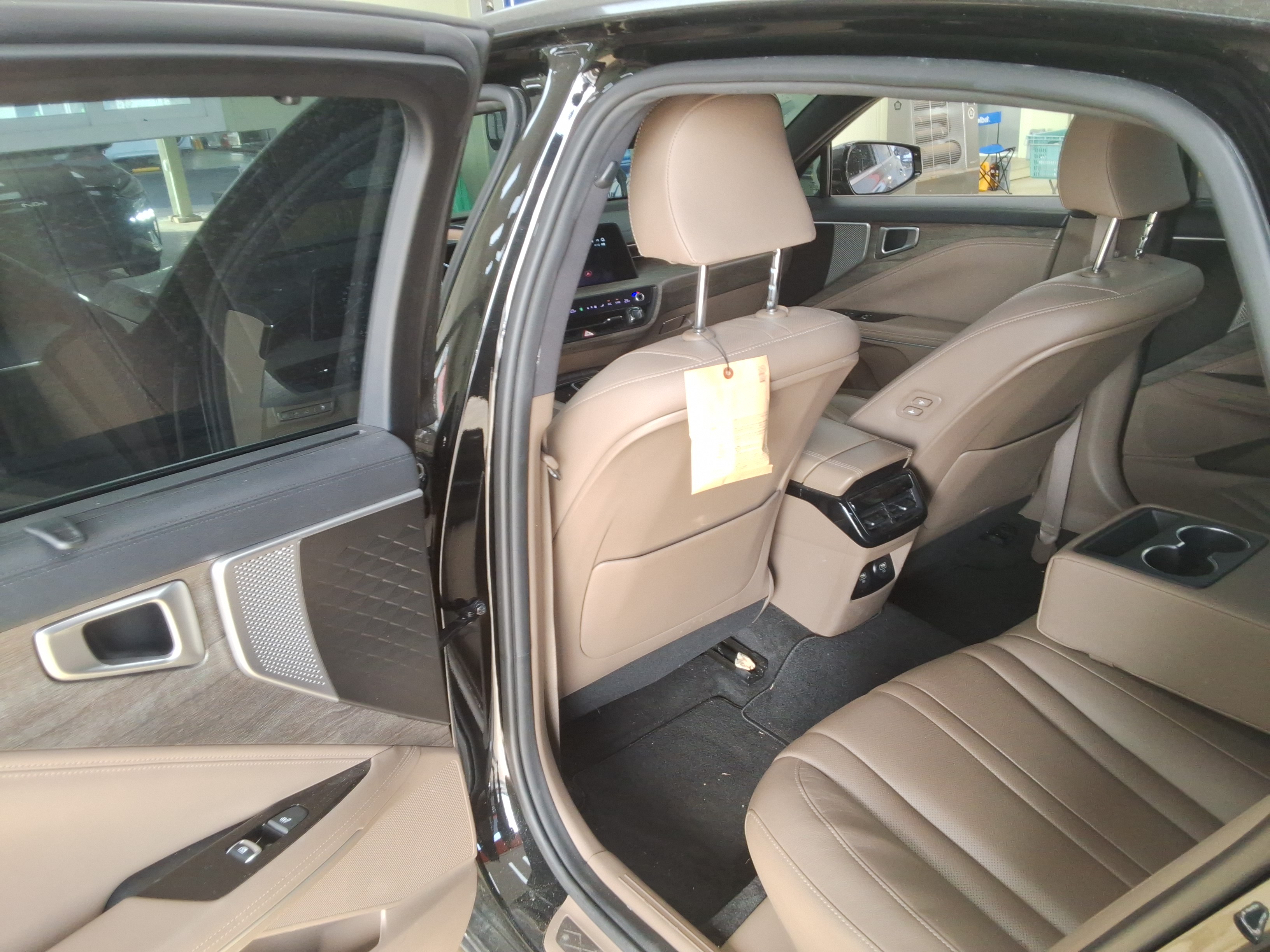 صورة إضافية