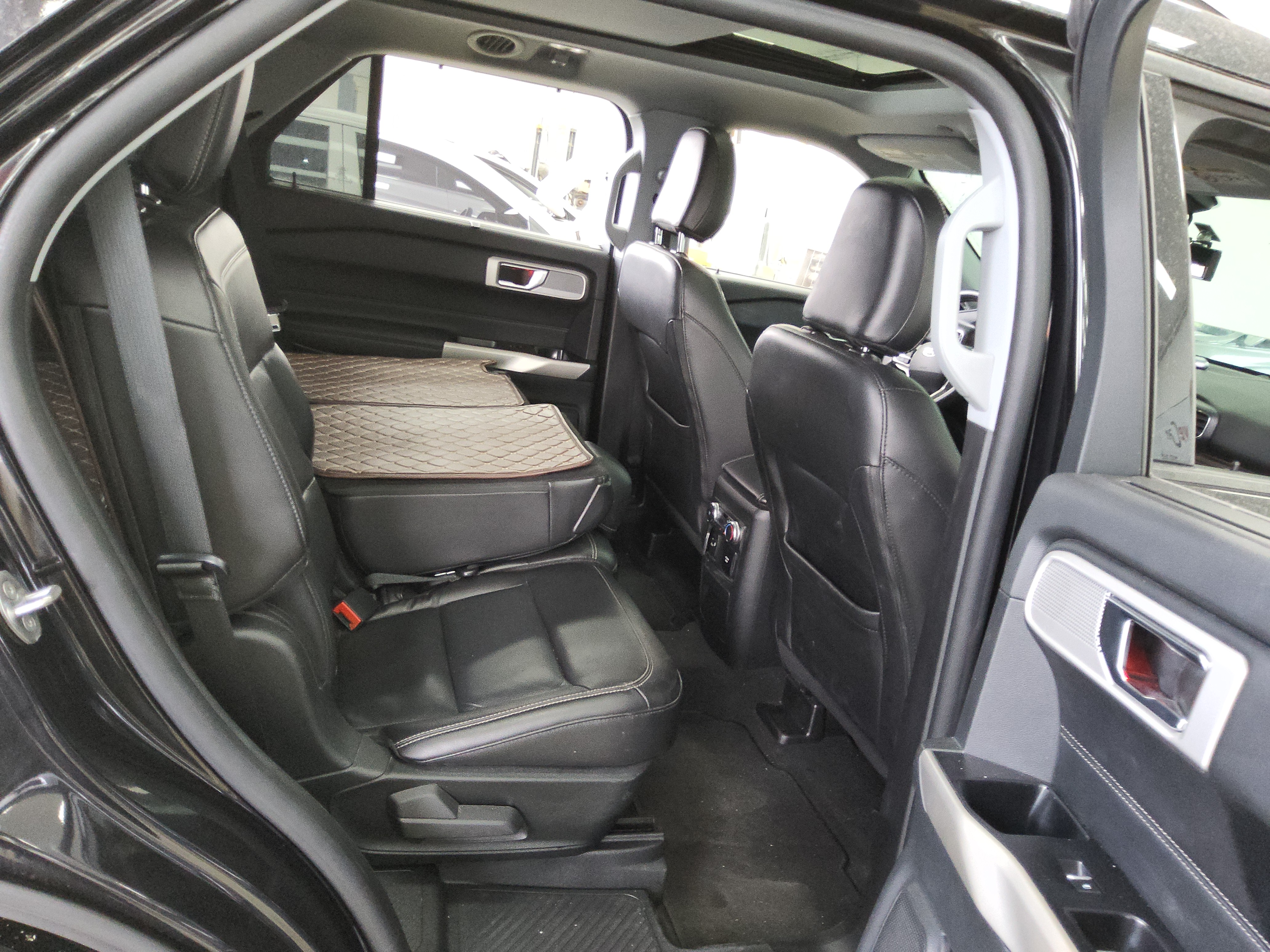 2022 - Ford Explorer