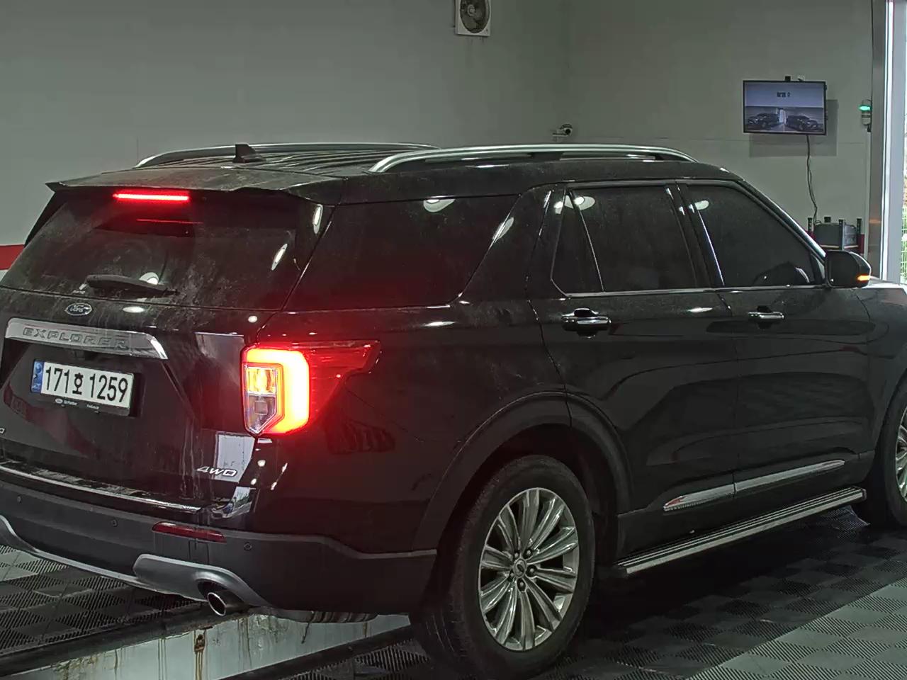 2022 - Ford Explorer