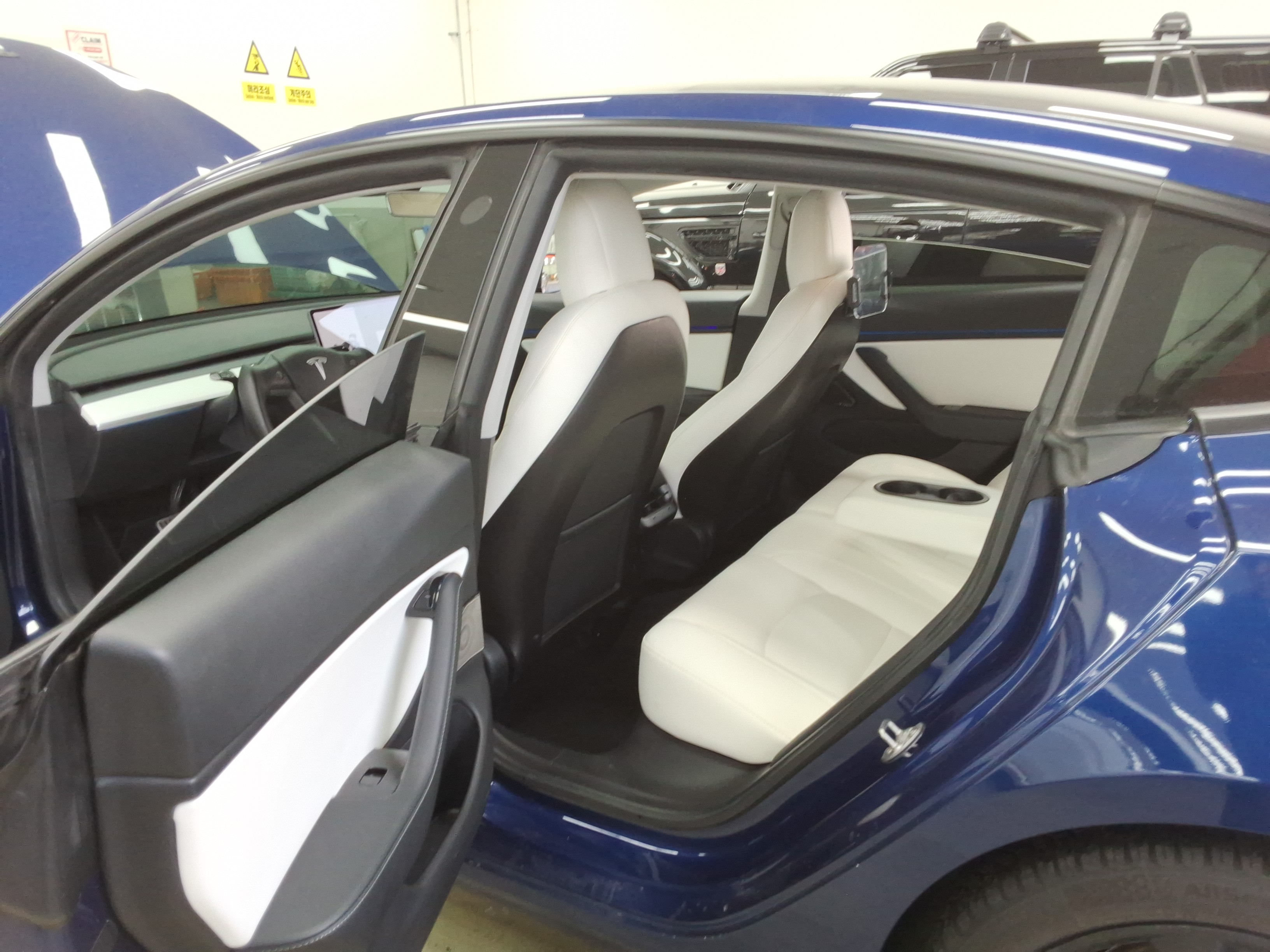 2020 - Tesla Model 3