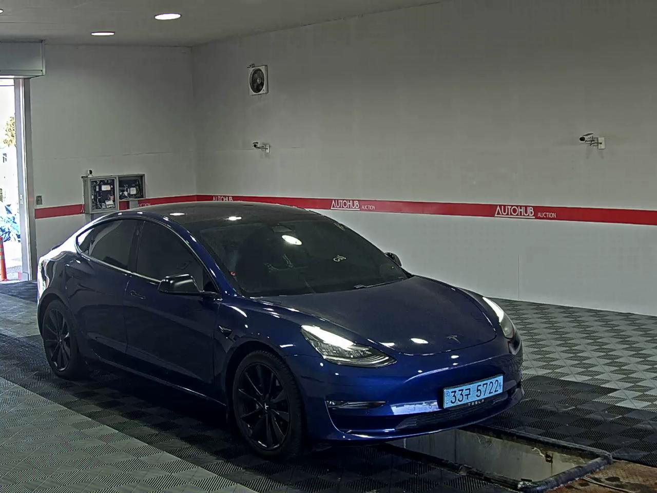 2020 - Tesla Model 3