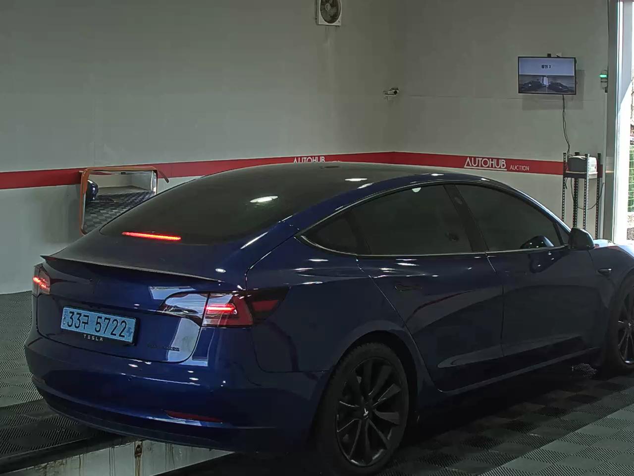 2020 - Tesla Model 3