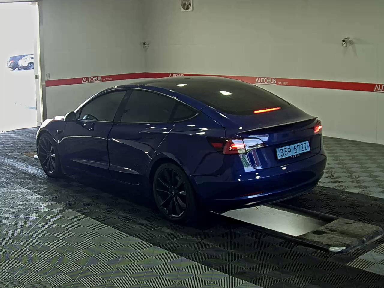 2020 - Tesla Model 3