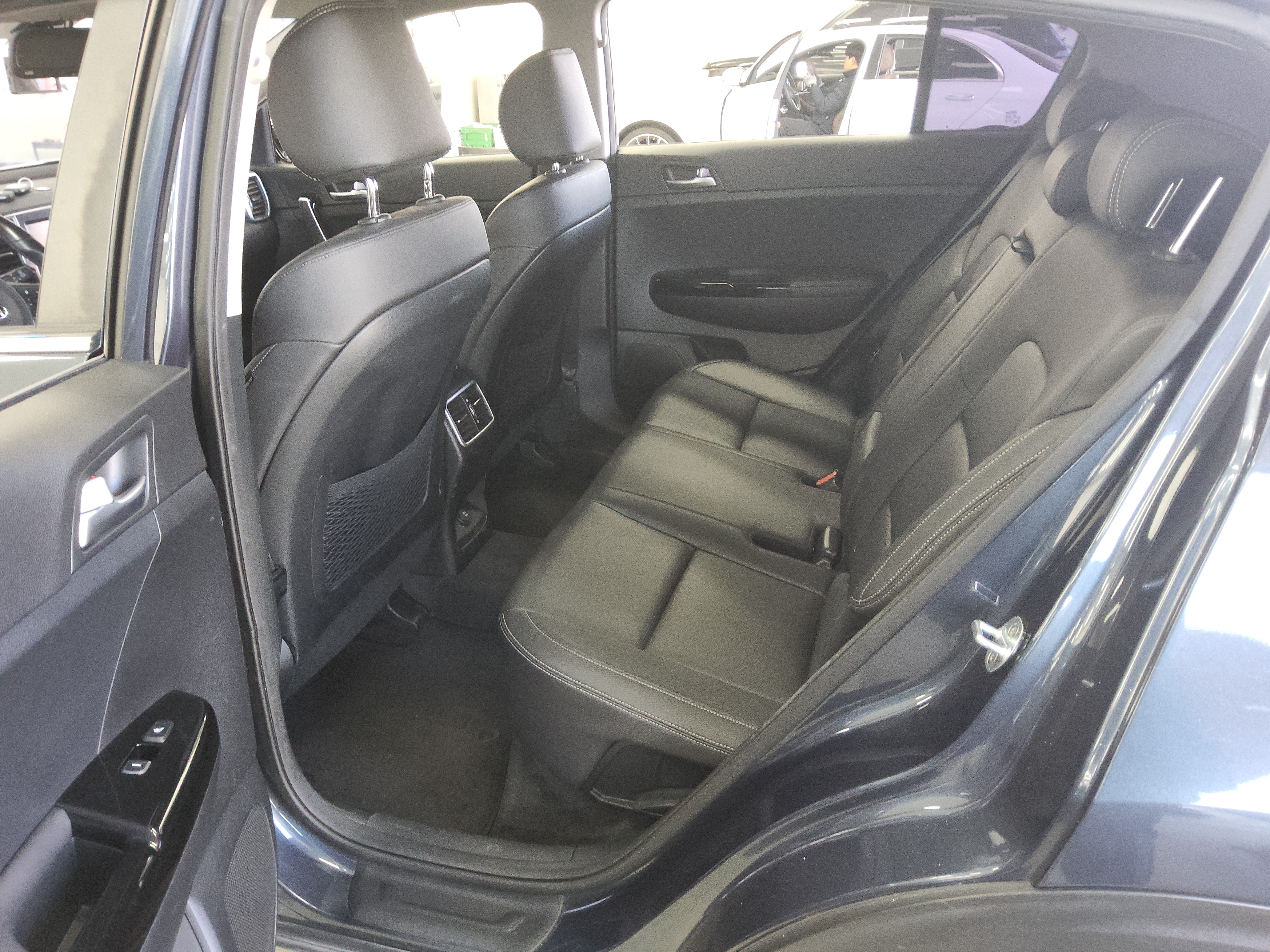 صورة إضافية