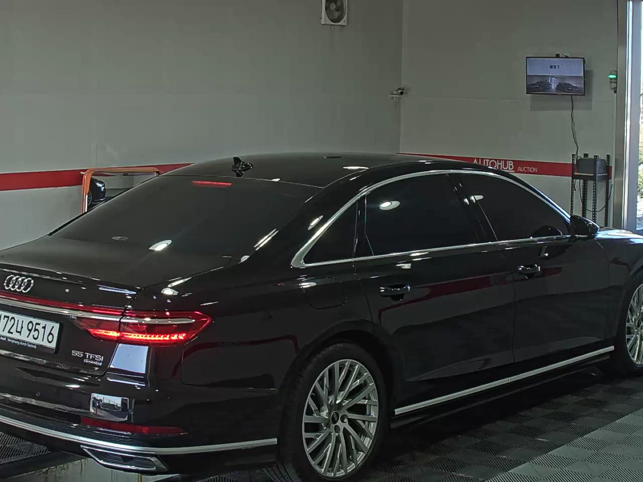 2021 - Audi A8
