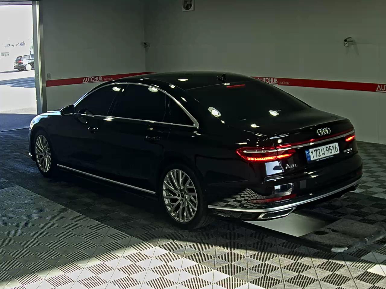 2021 - Audi A8