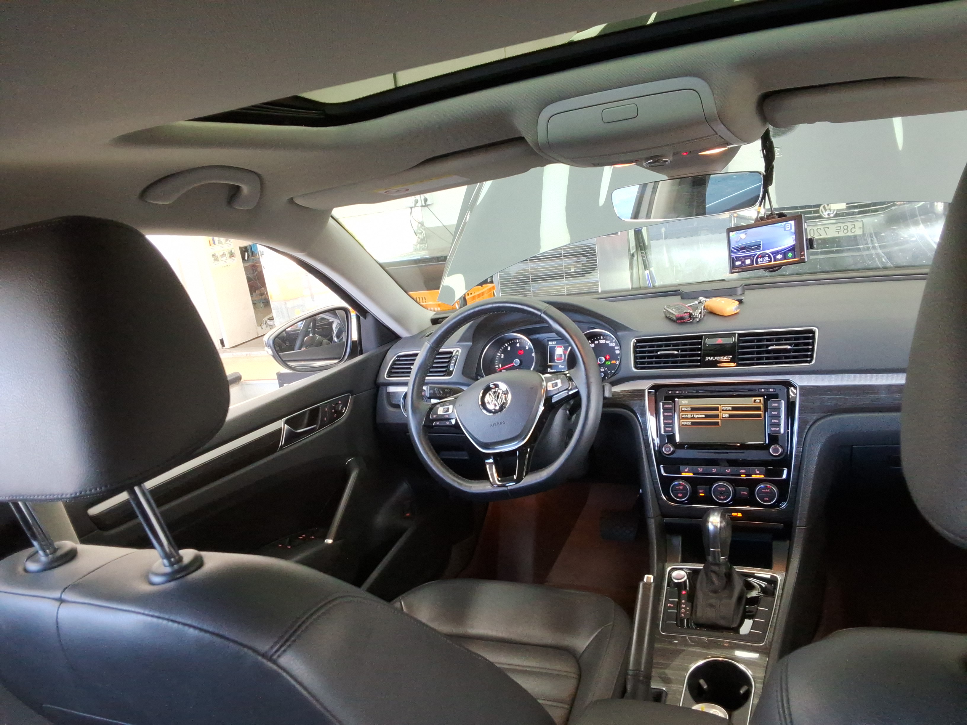 2018 - Volkswagen Passat