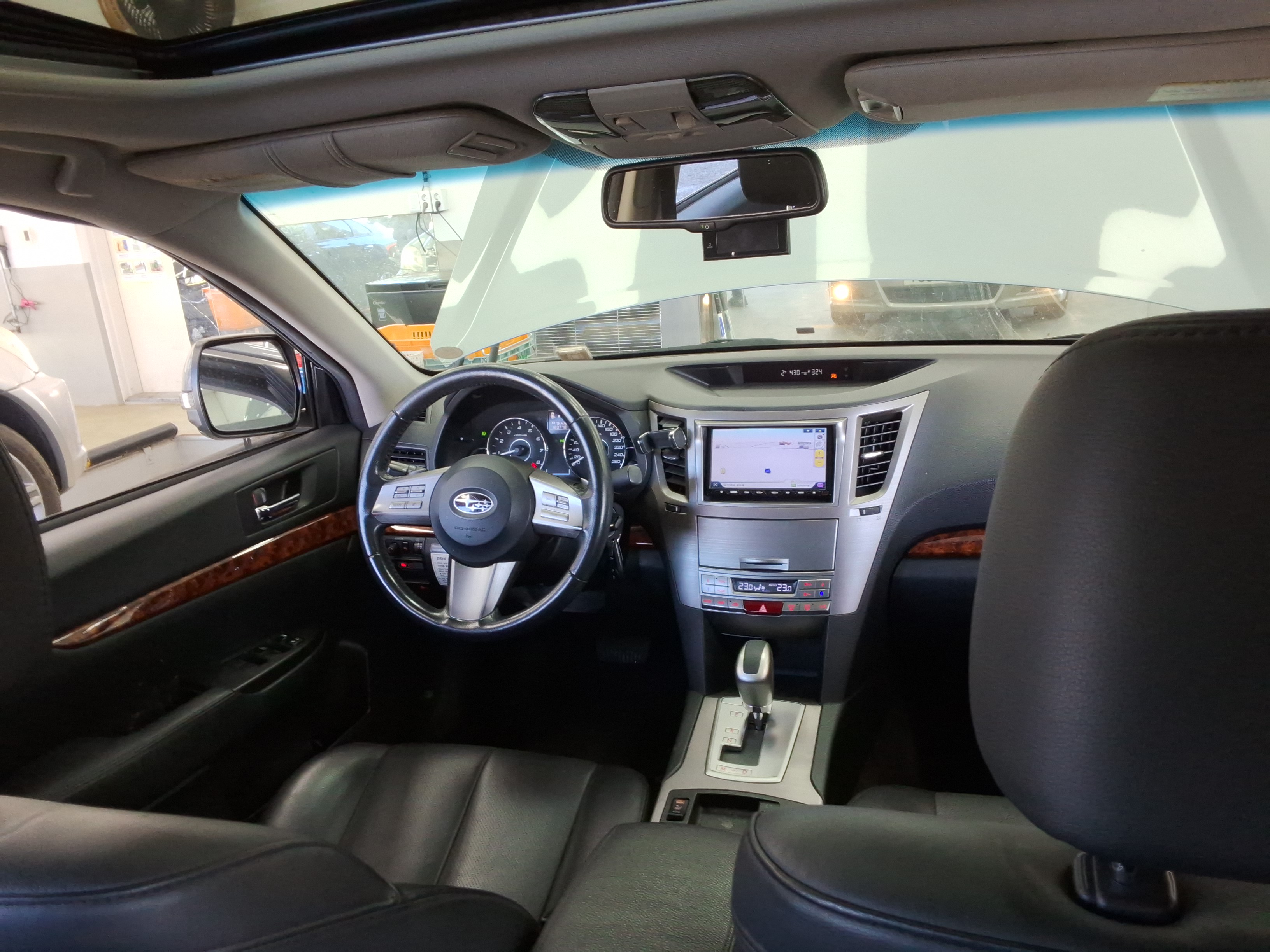 2011 - Subaru Legacy