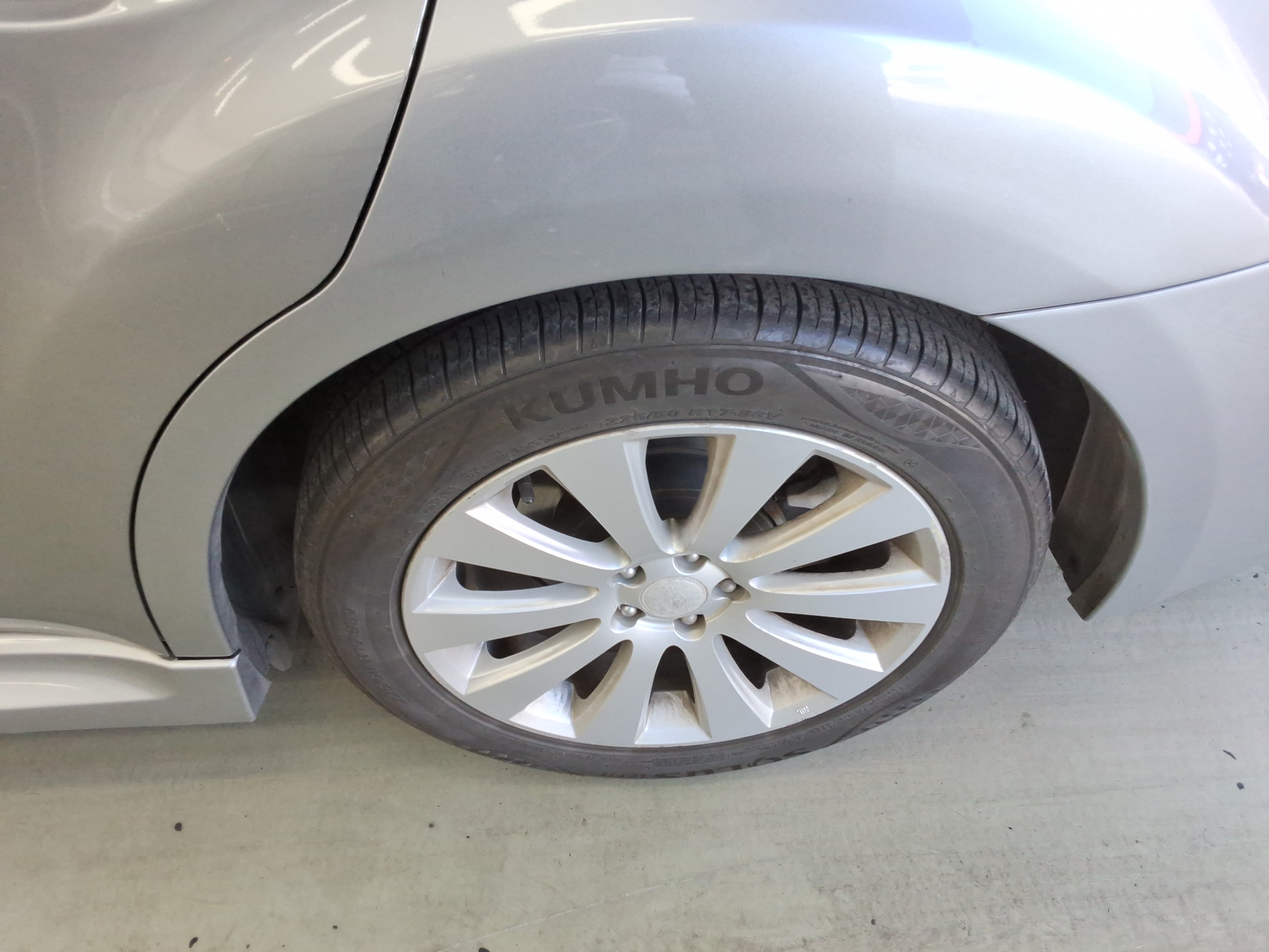 2011 - Subaru Legacy