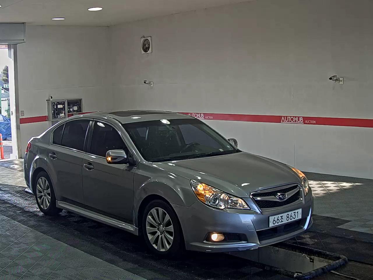 2011 - Subaru Legacy