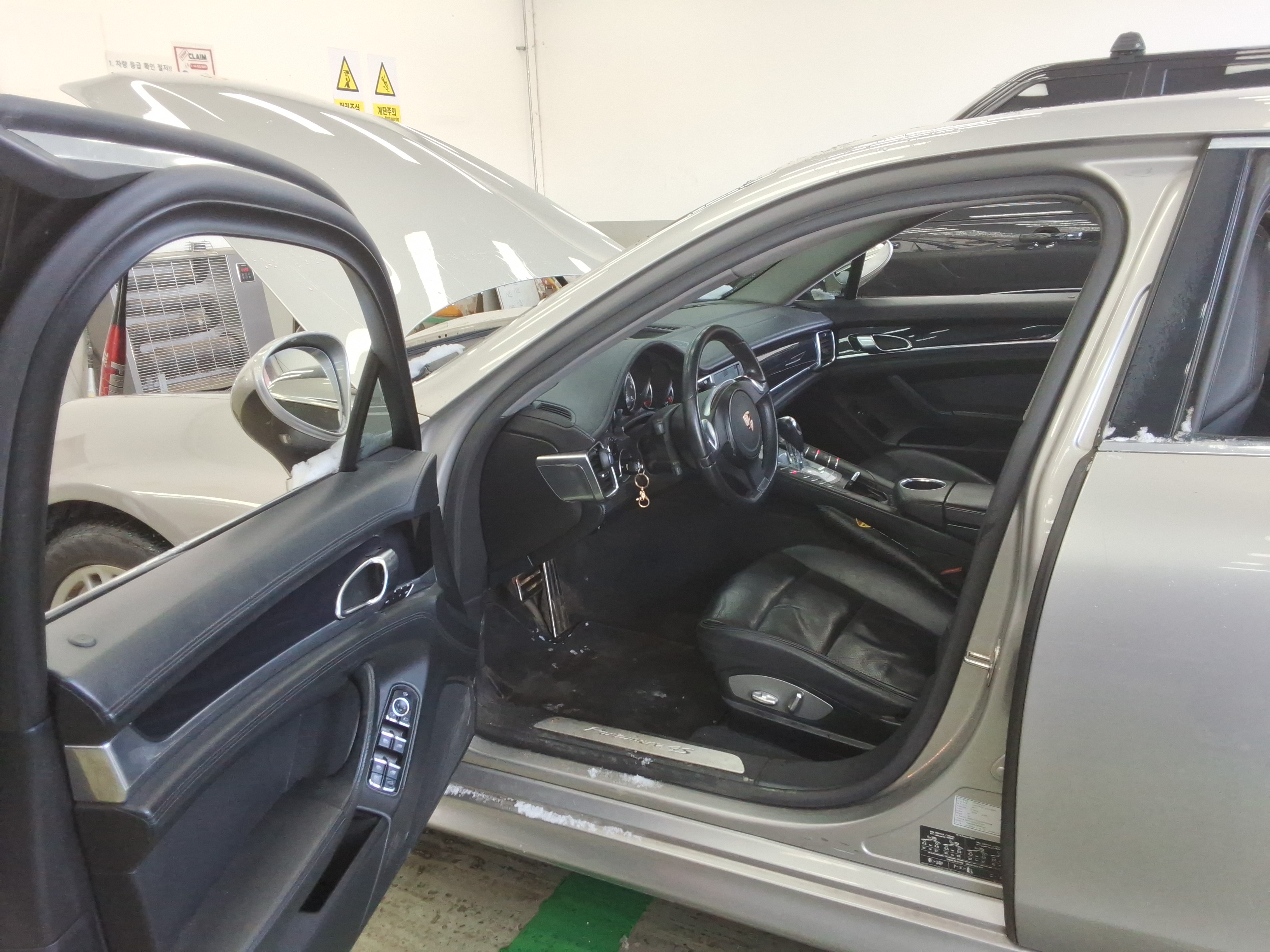 2011 - Porsche Panamera