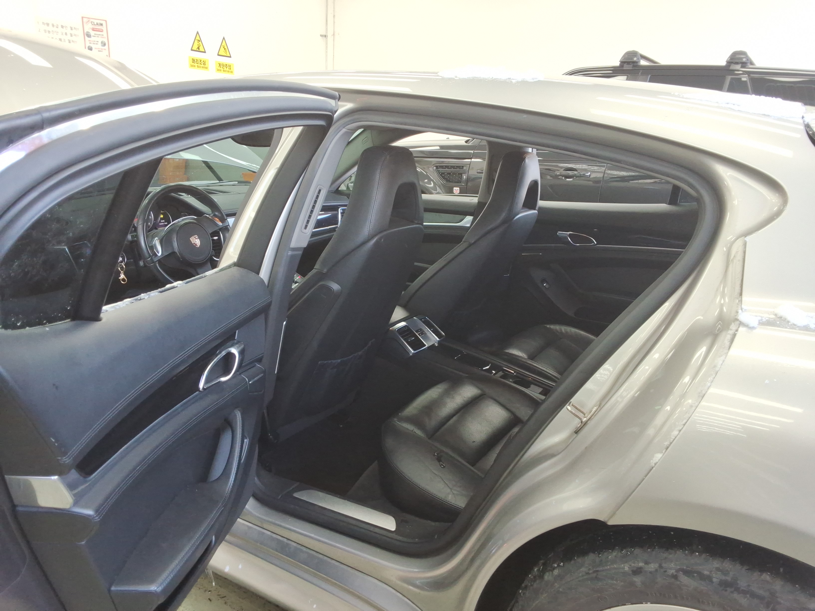 2011 - Porsche Panamera