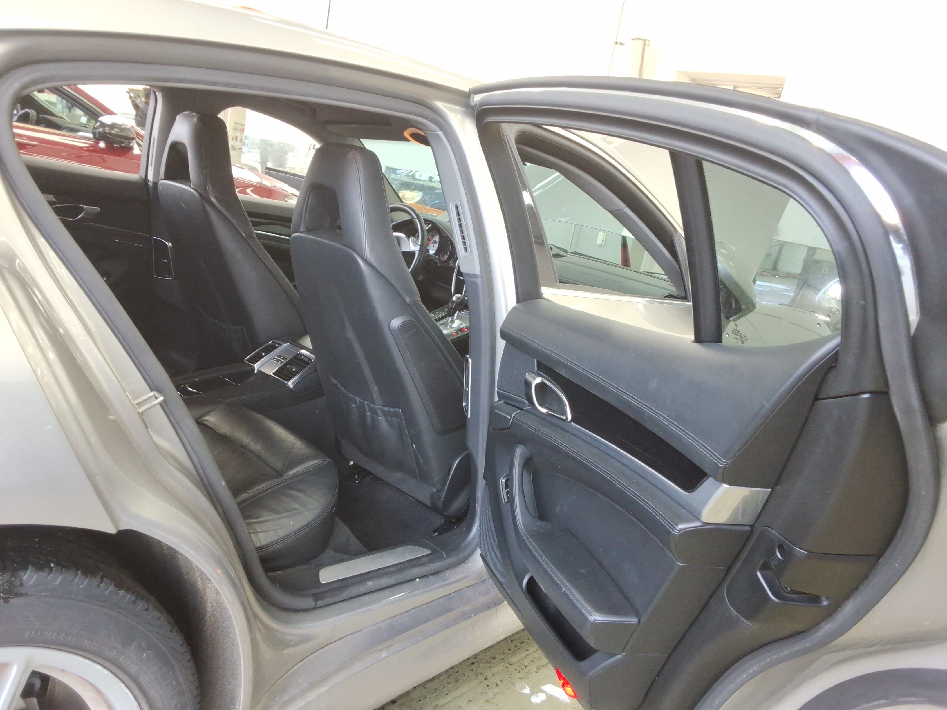 2011 - Porsche Panamera