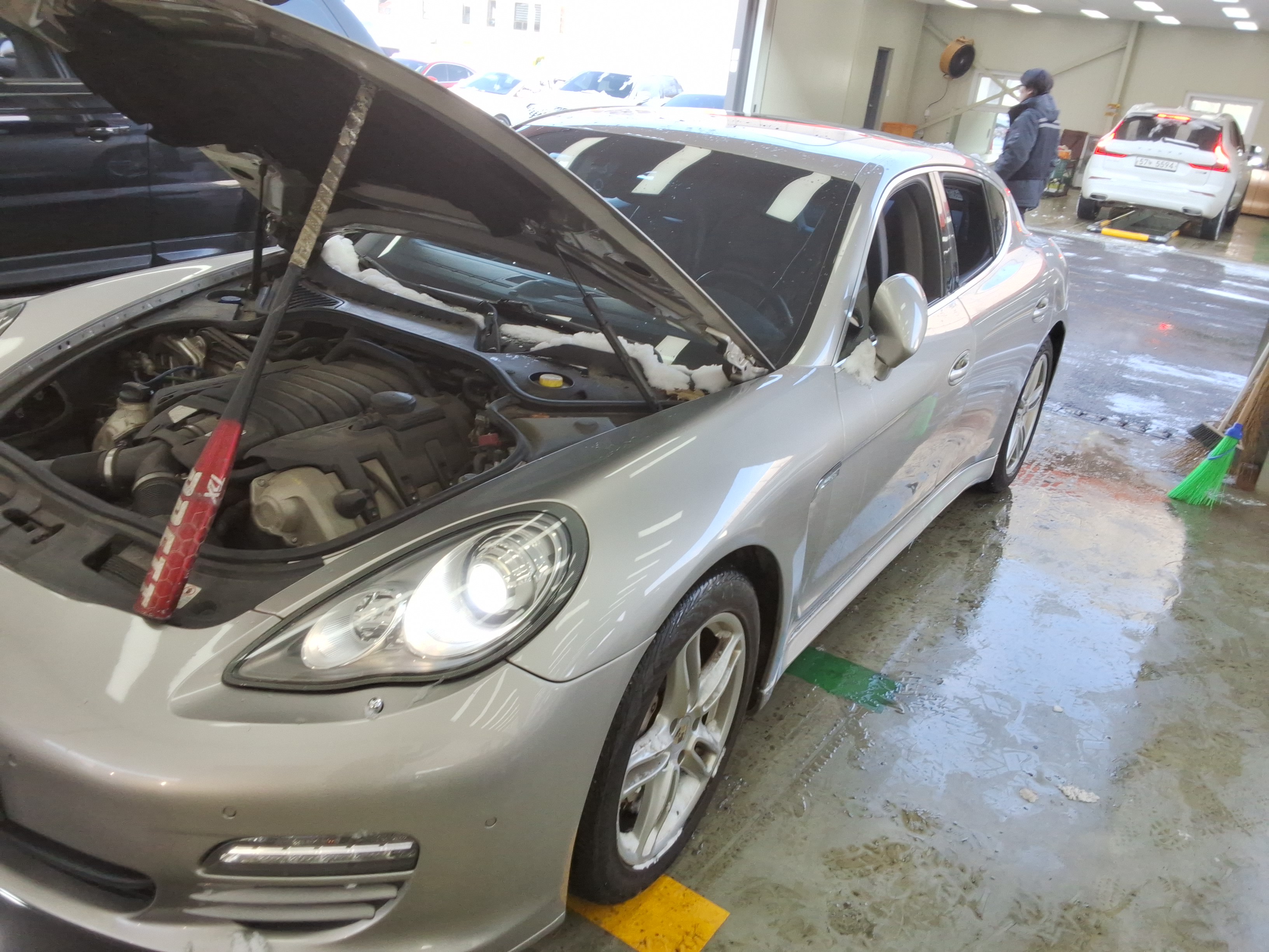 2011 - Porsche Panamera