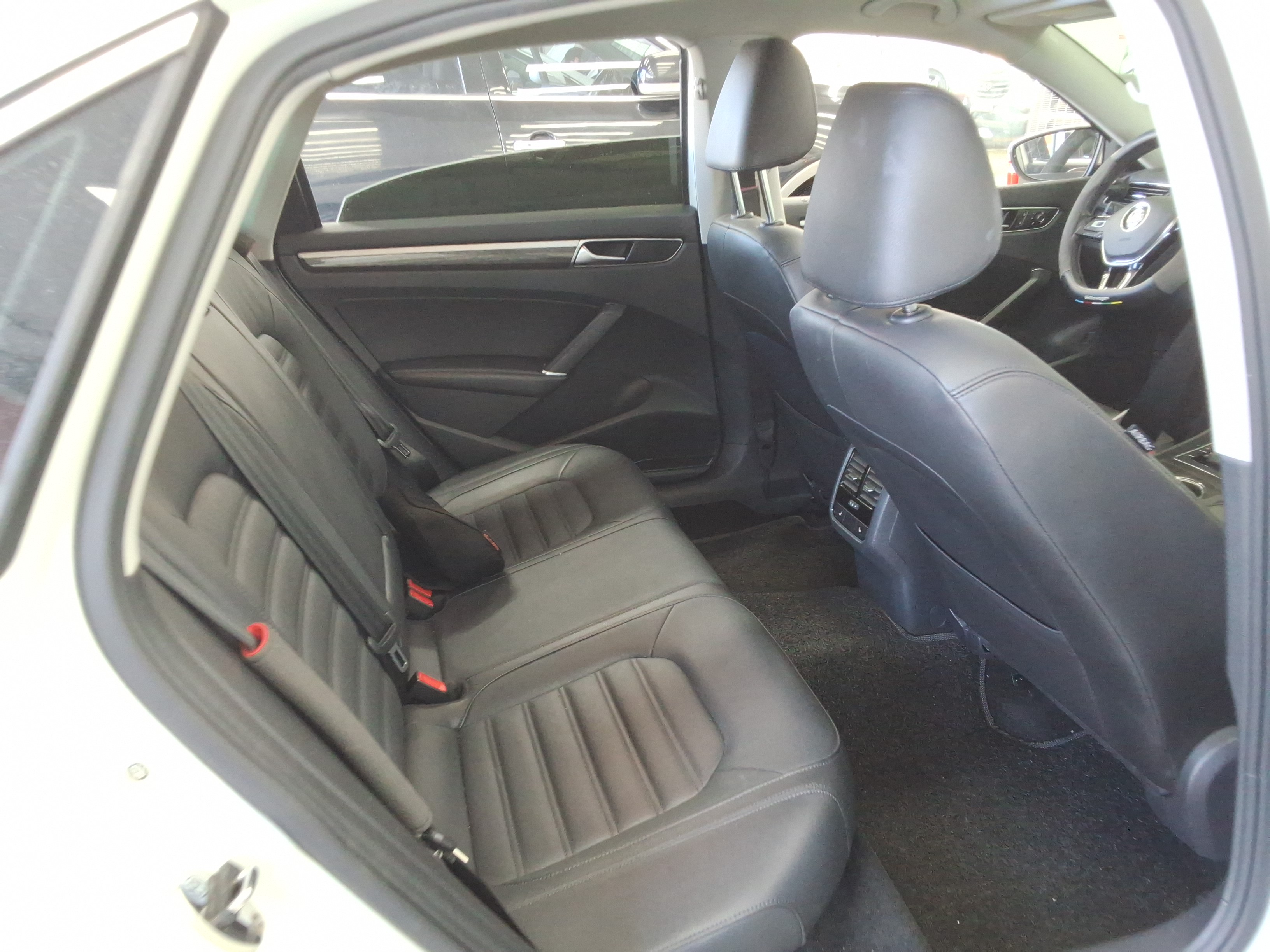 2018 - Volkswagen Passat