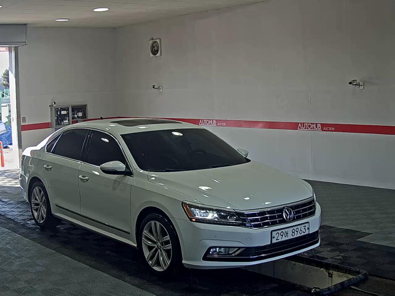 2018 - Volkswagen Passat