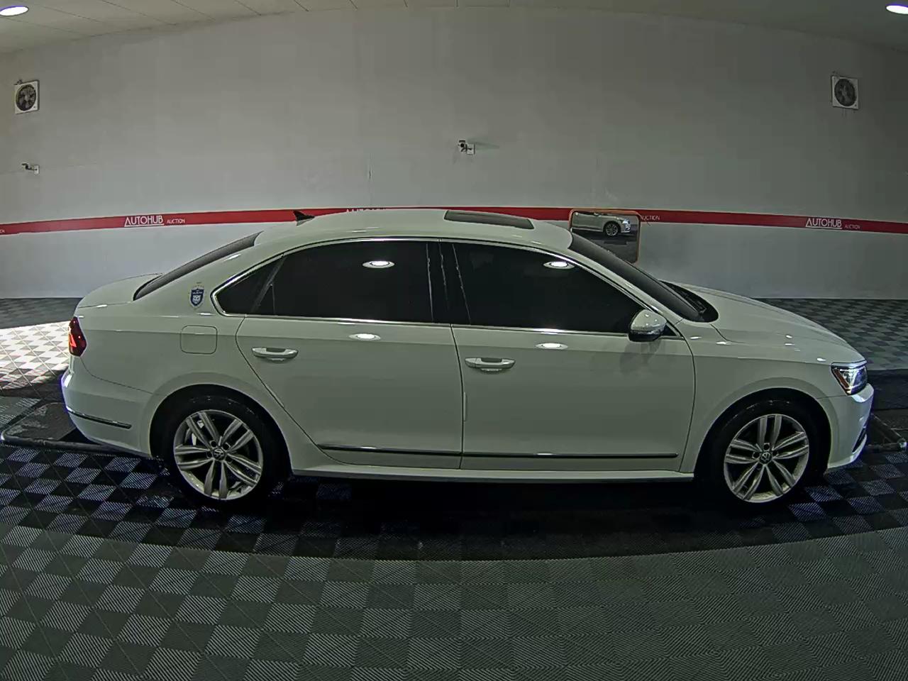 2018 - Volkswagen Passat