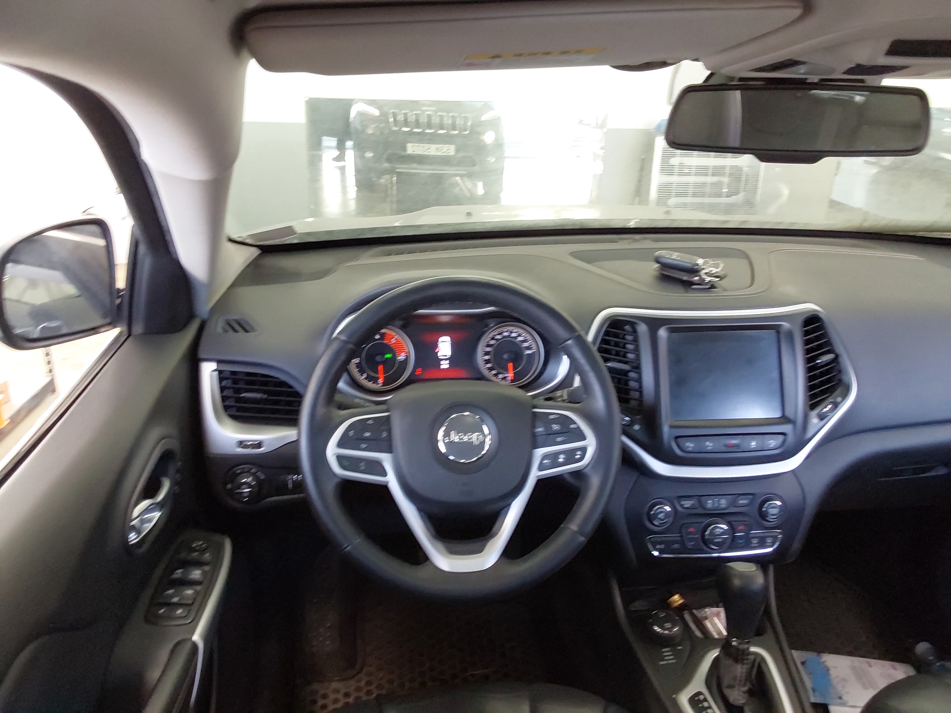 2017 - Jeep Cherokee