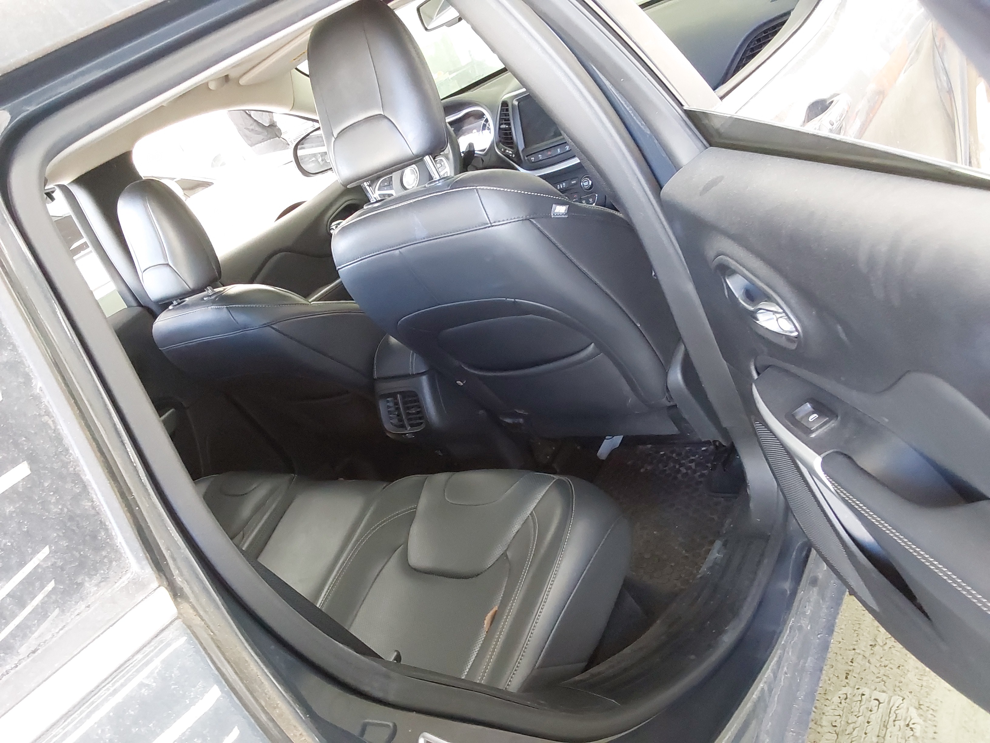 2017 - Jeep Cherokee