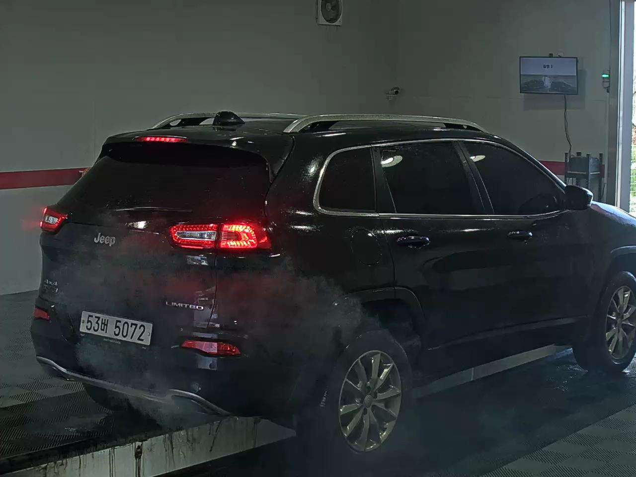 2017 - Jeep Cherokee