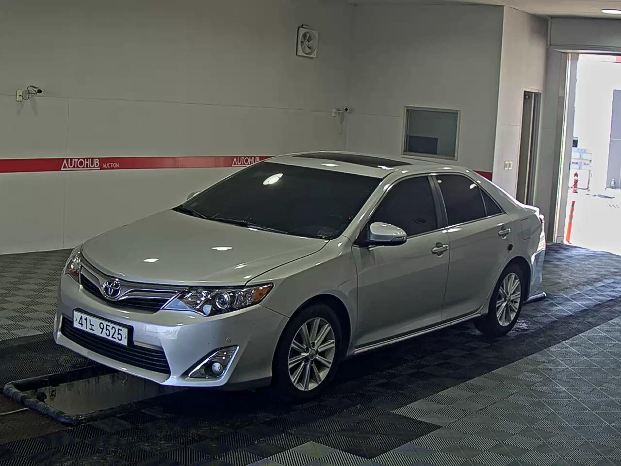 도요타 뉴캠리 XLE