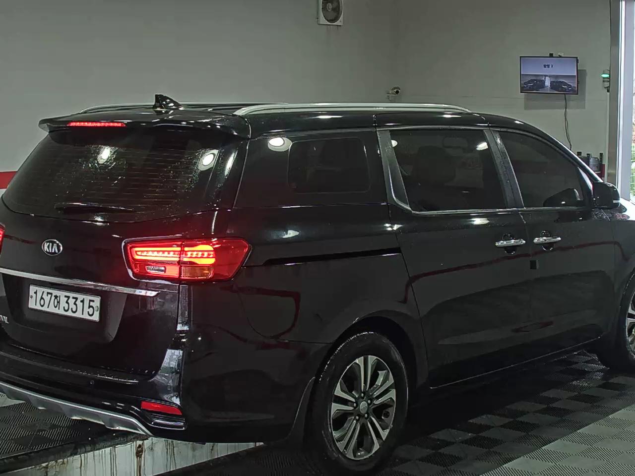 2020 - Kia Carnival