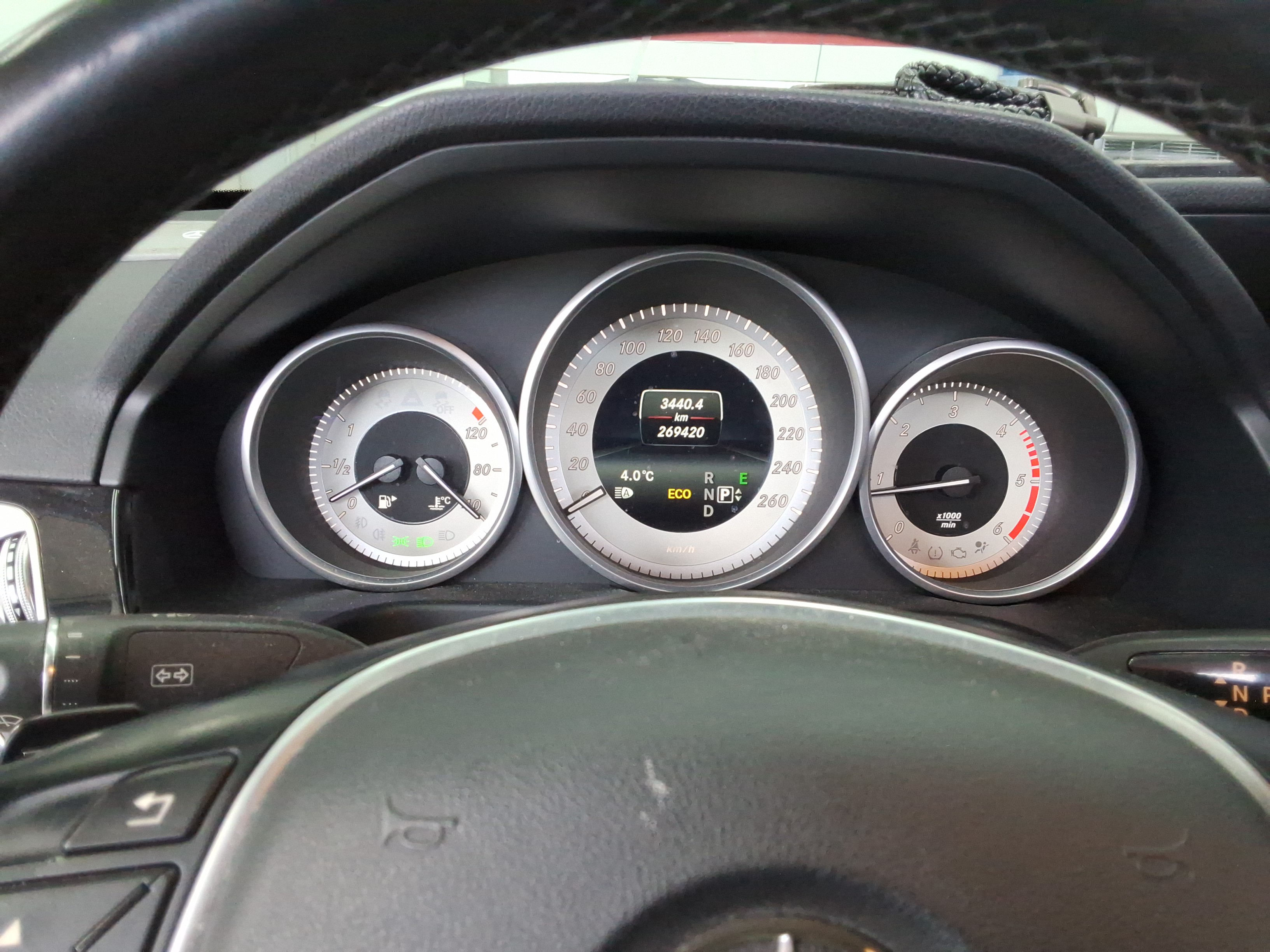 2016 - Mercedes-Benz E220