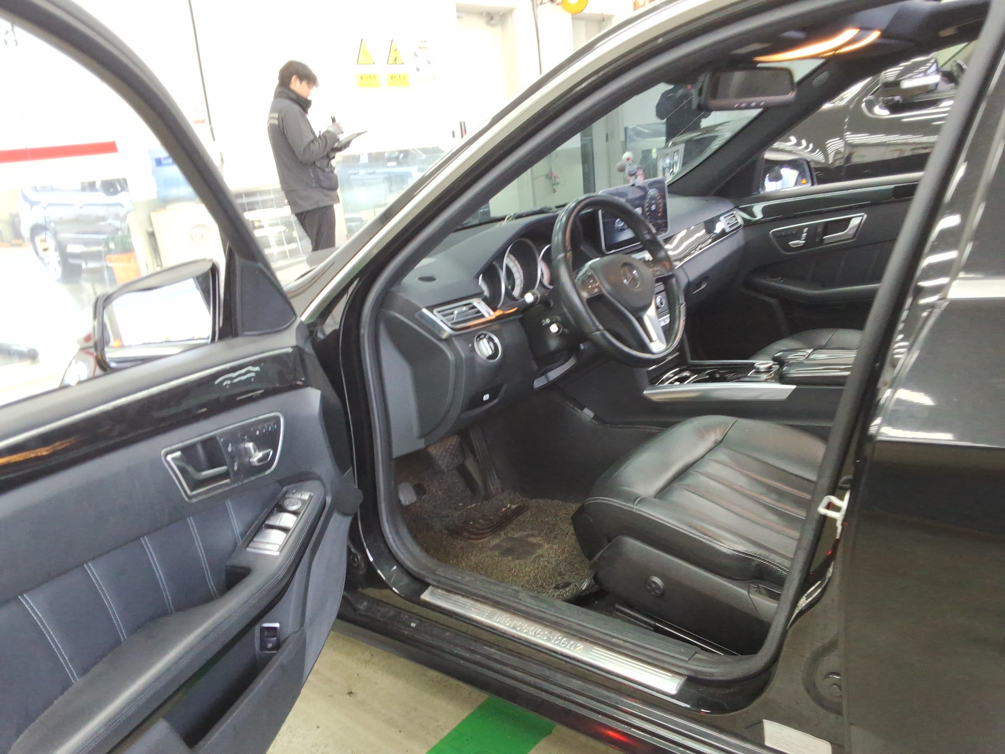 2016 - Mercedes-Benz E220