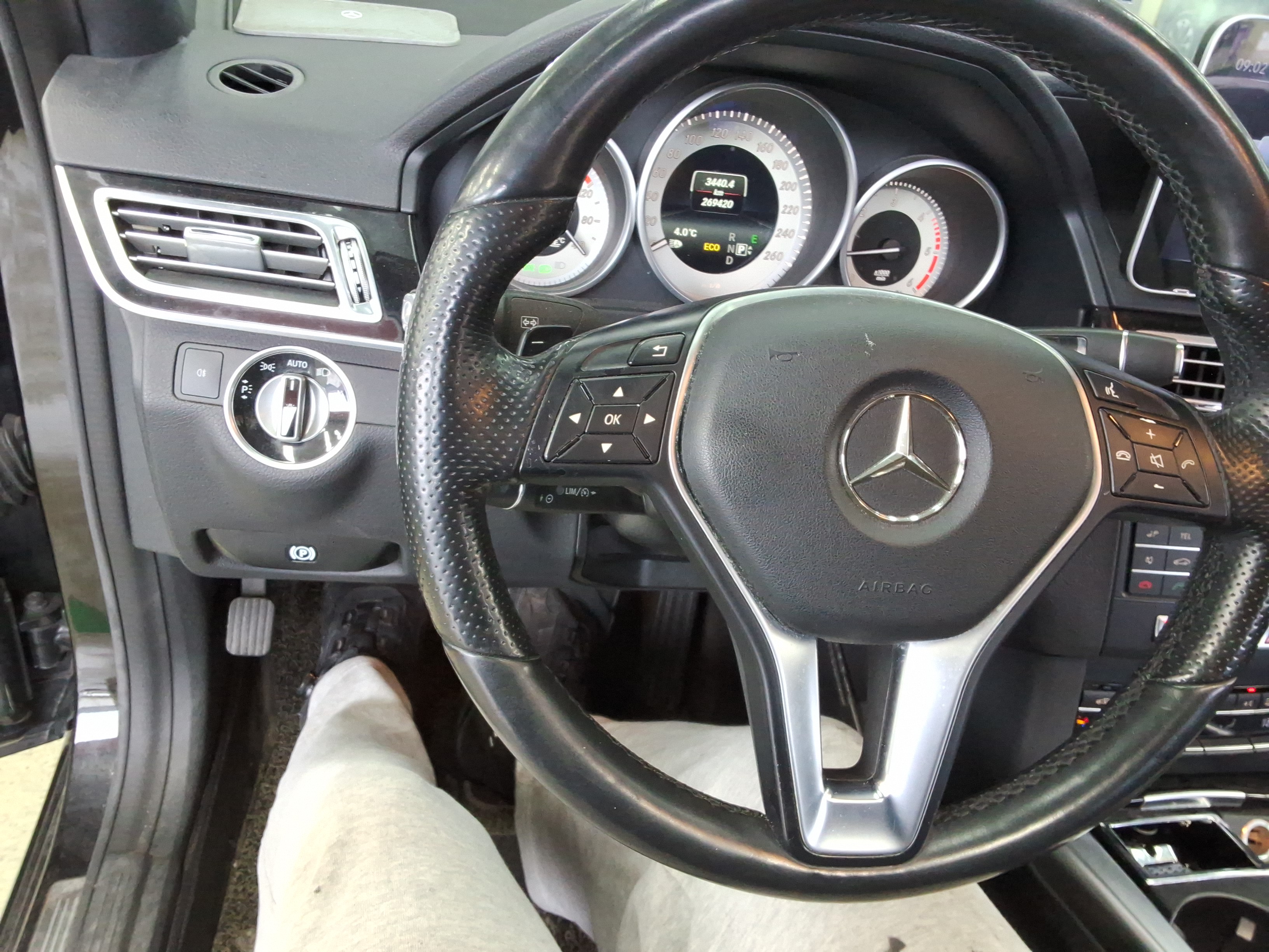 2016 - Mercedes-Benz E220