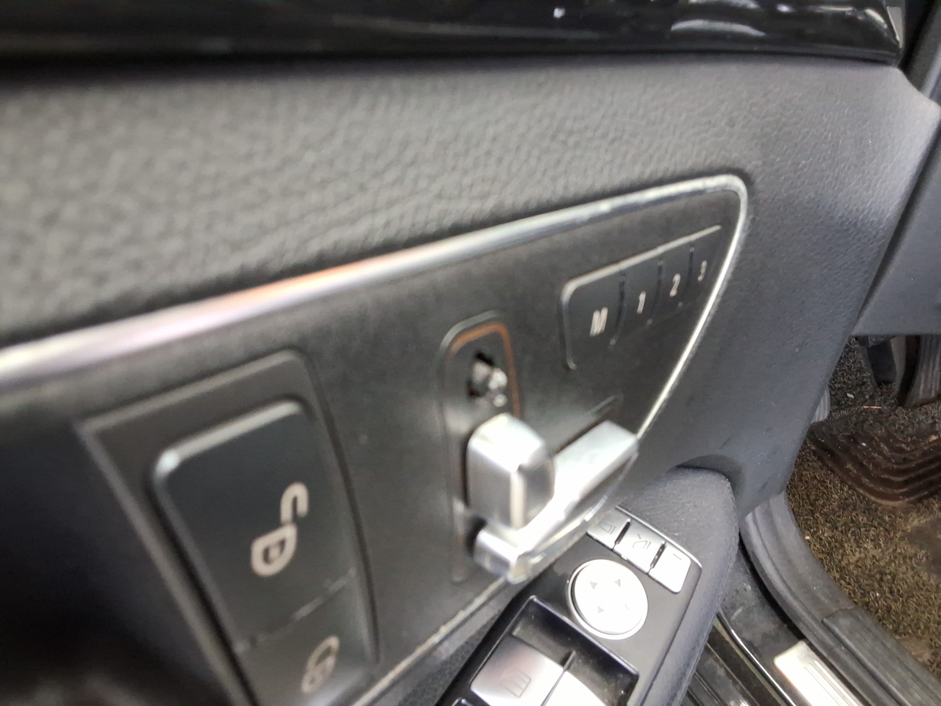 2016 - Mercedes-Benz E220