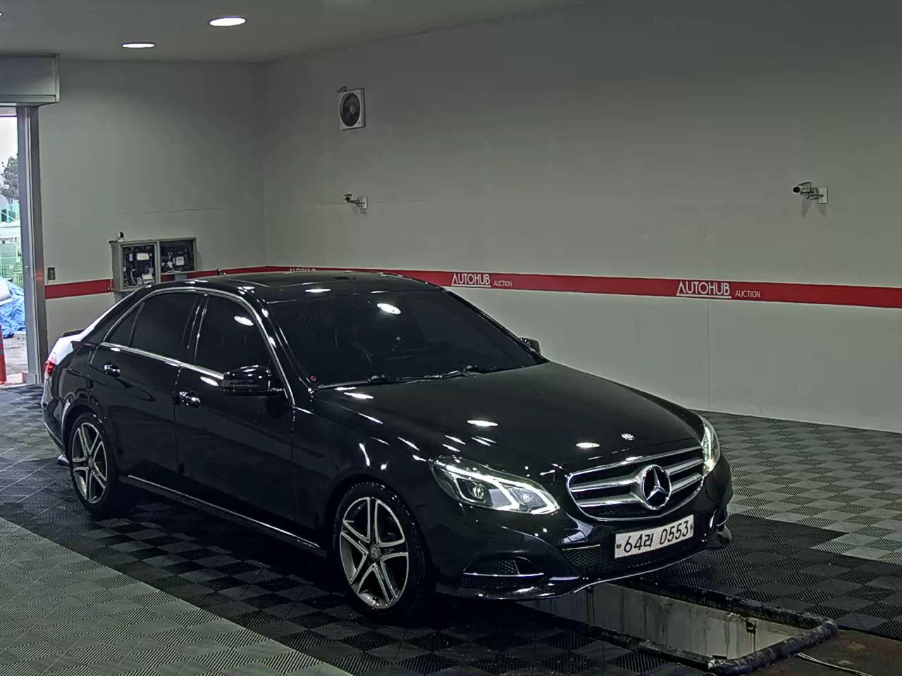 2016 - Mercedes-Benz E220