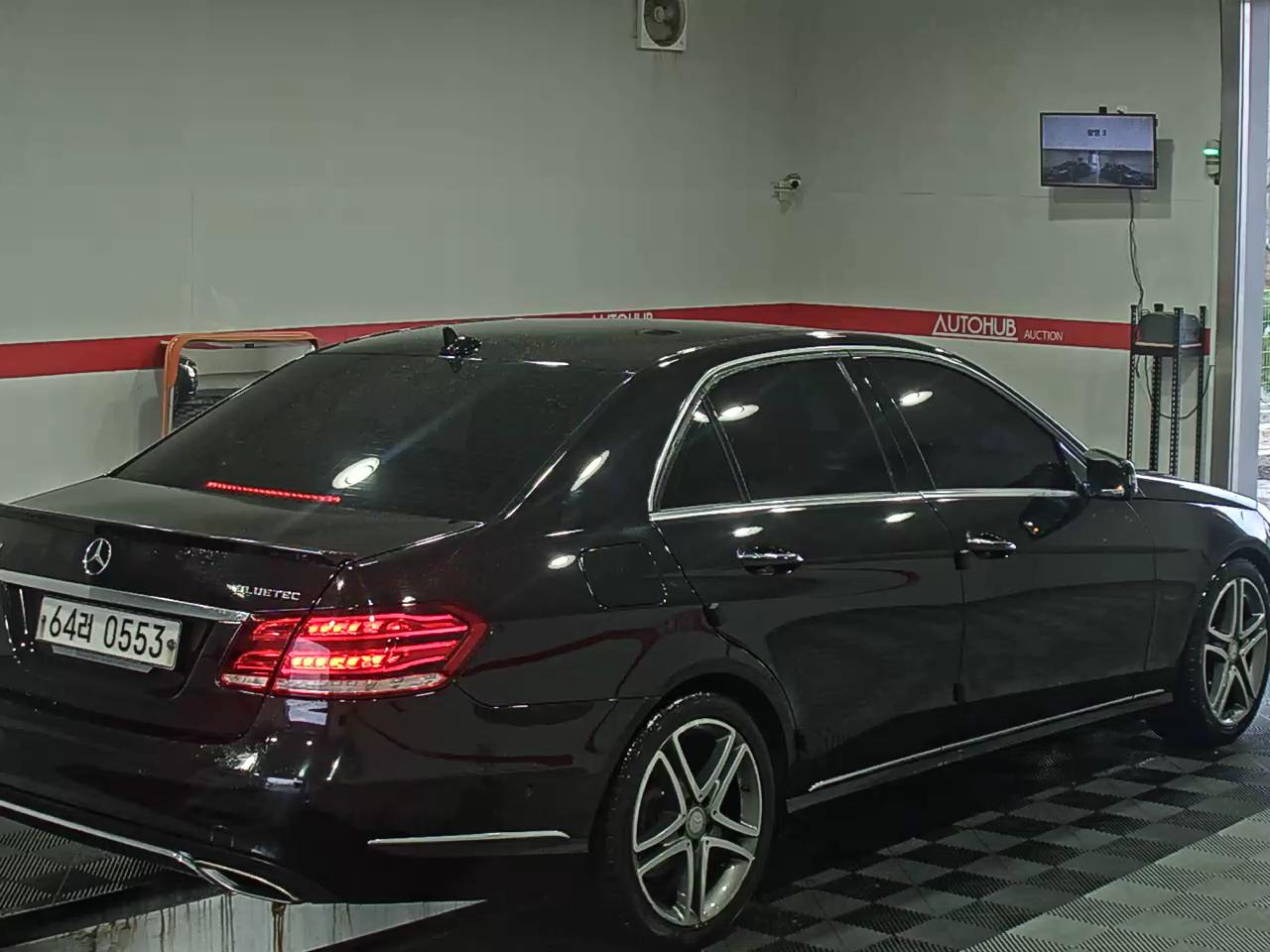 2016 - Mercedes-Benz E220