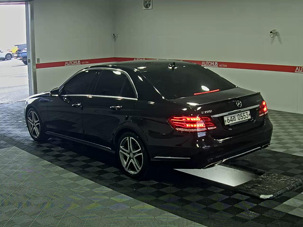 2016 - Mercedes-Benz E220