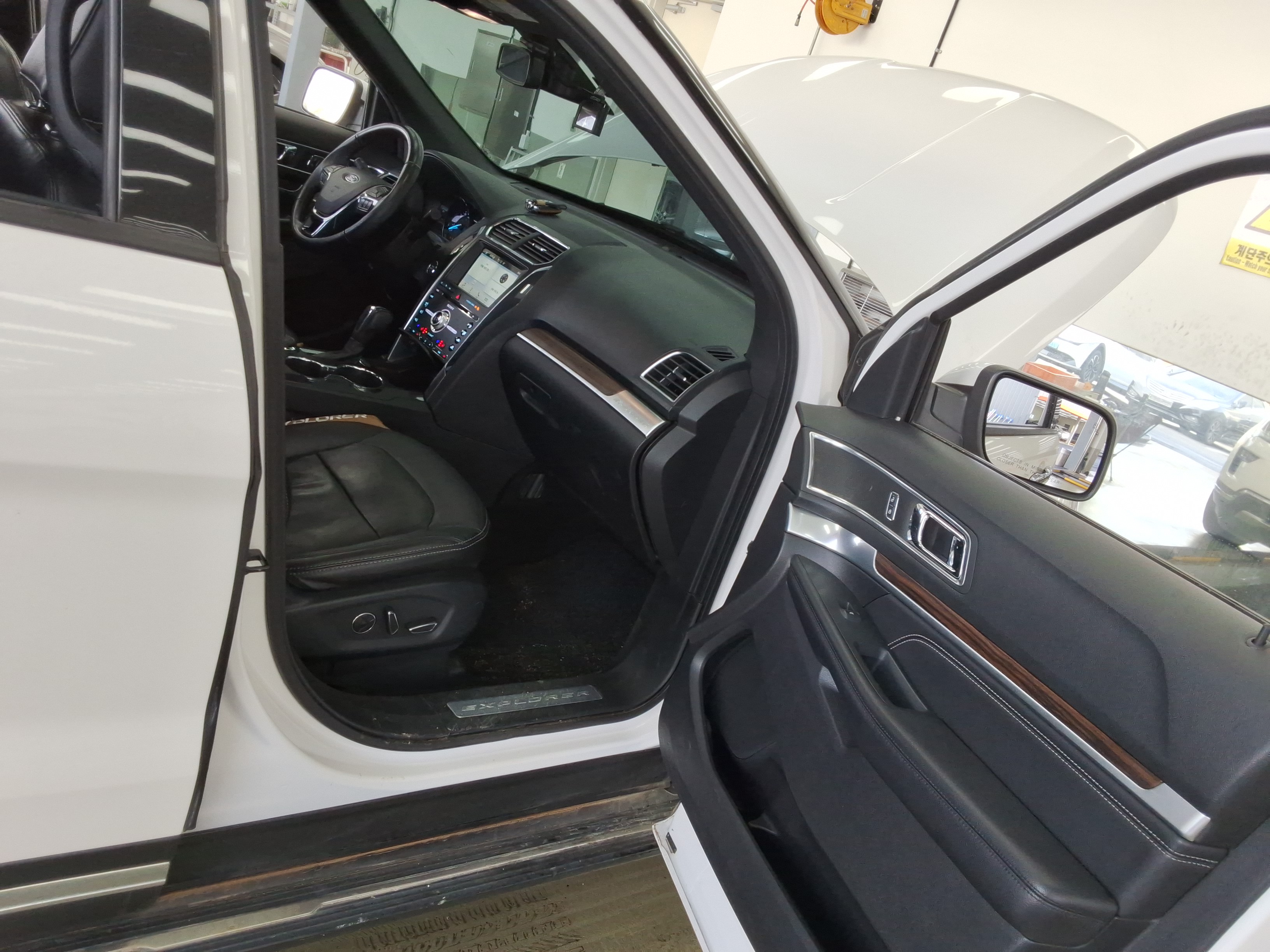 2018 - Ford Explorer